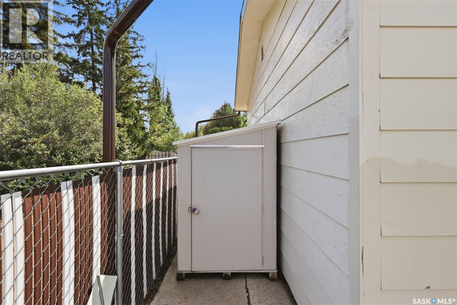 418 Laval CRESCENT - 38