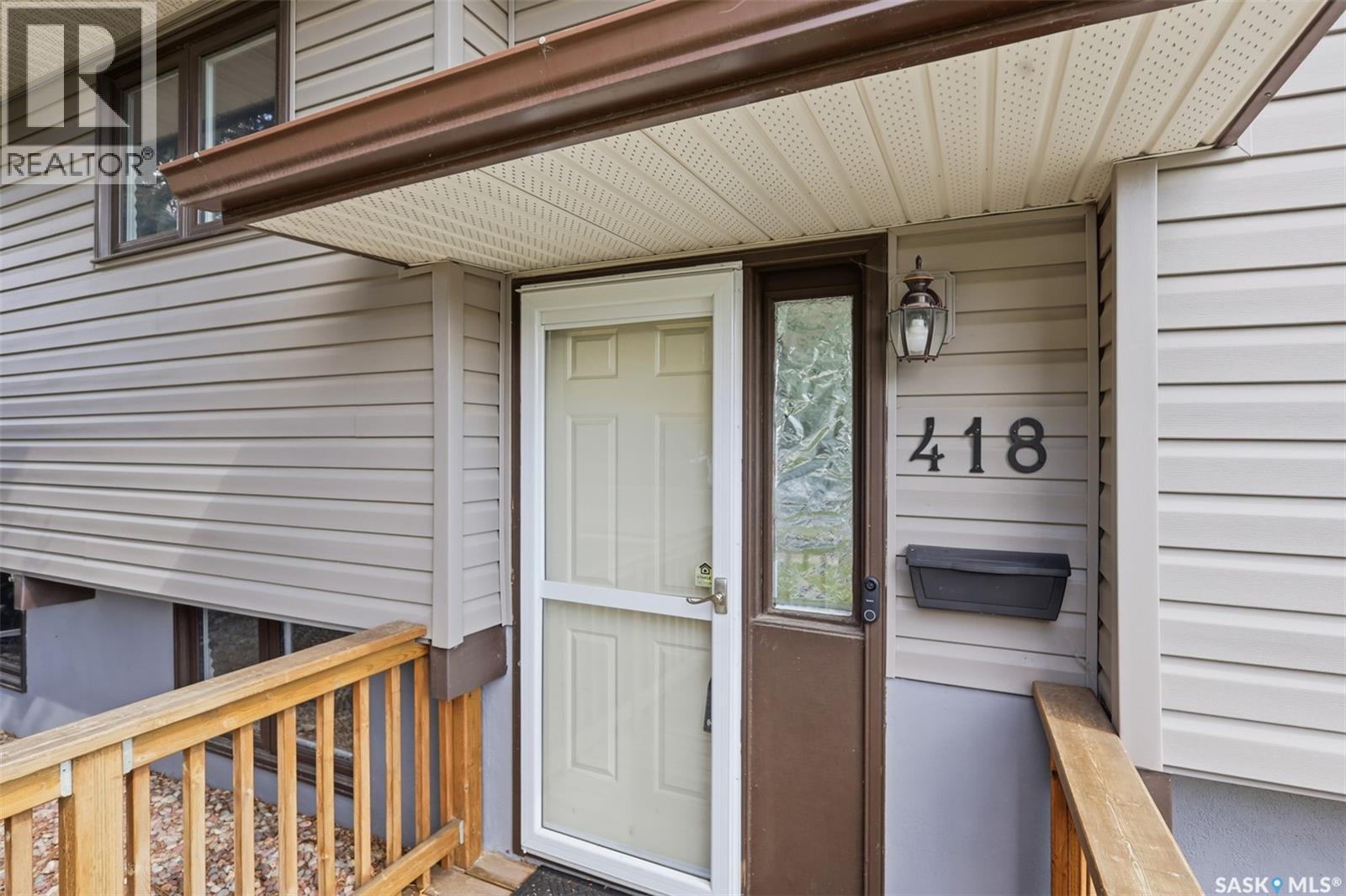 418 Laval CRESCENT - 4