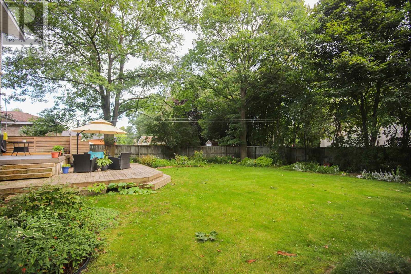 4 Silver Birch DR - Image 36