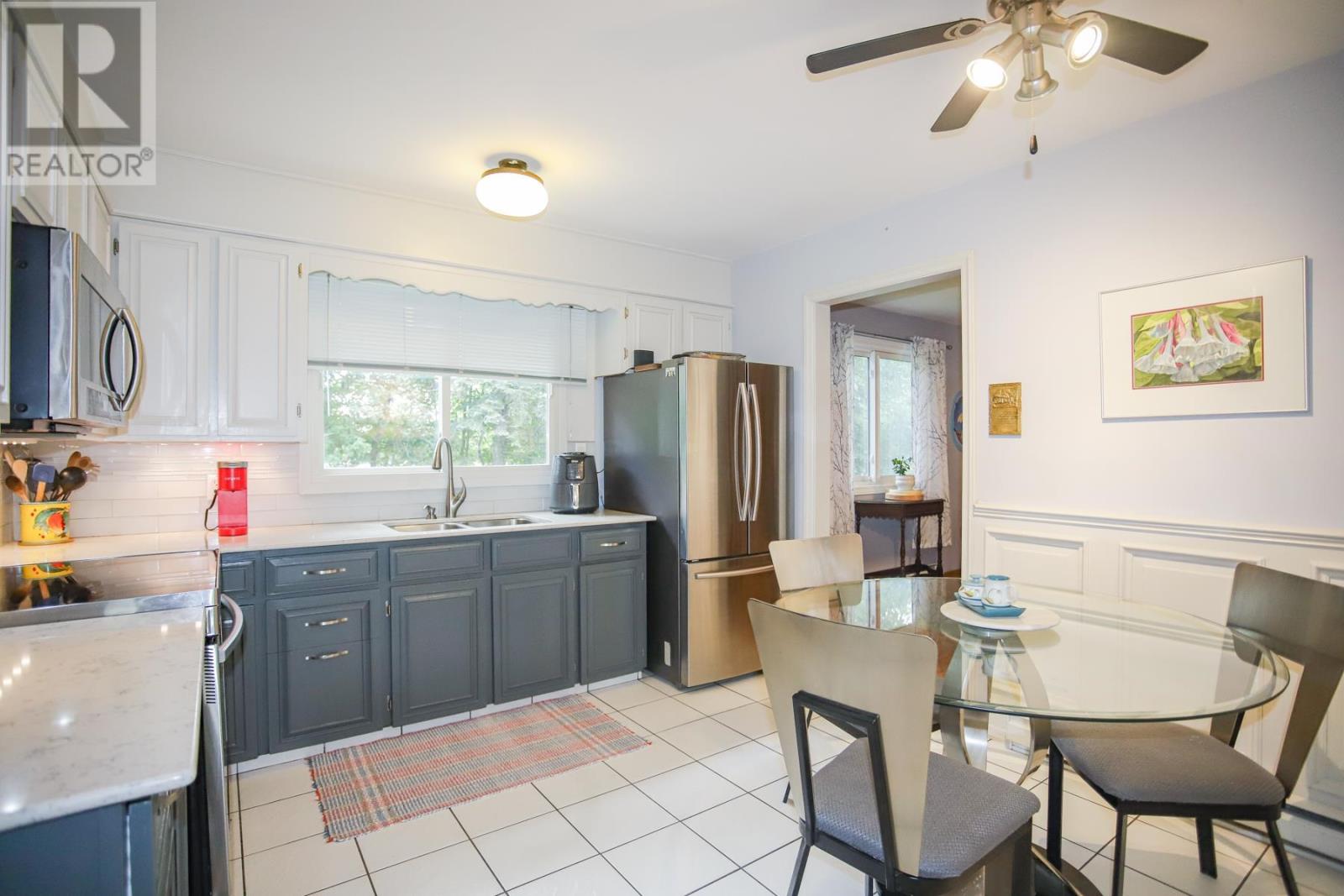 4 Silver Birch DR - Image 15