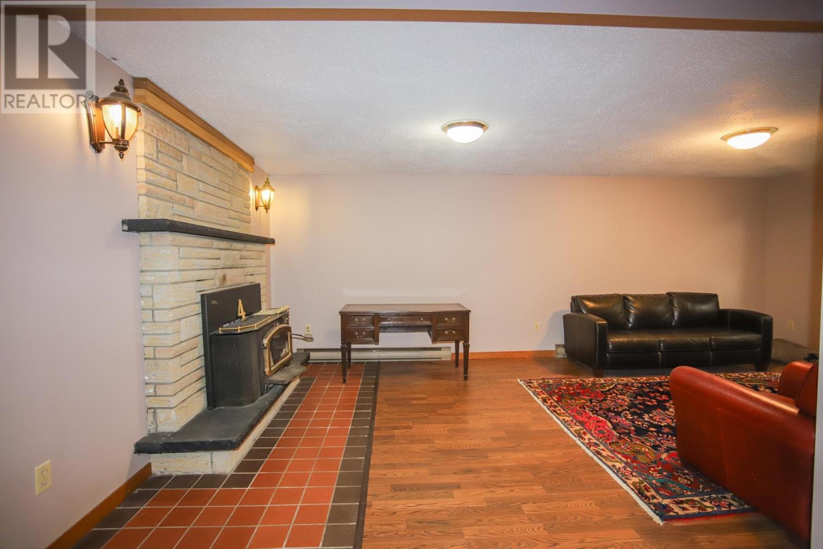 4 Silver Birch DR - Image 28