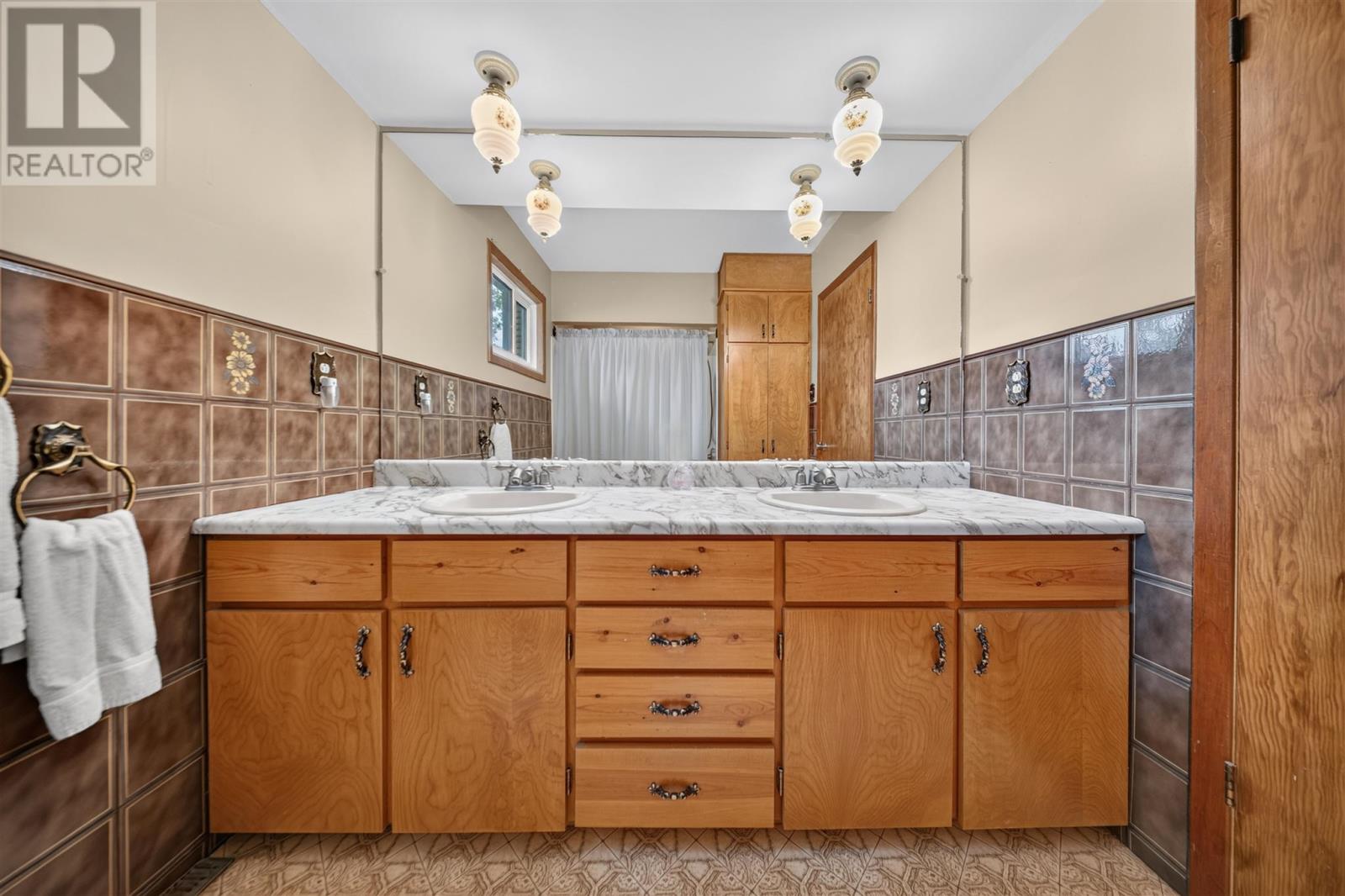 6 Pinemore BLVD - Image 24