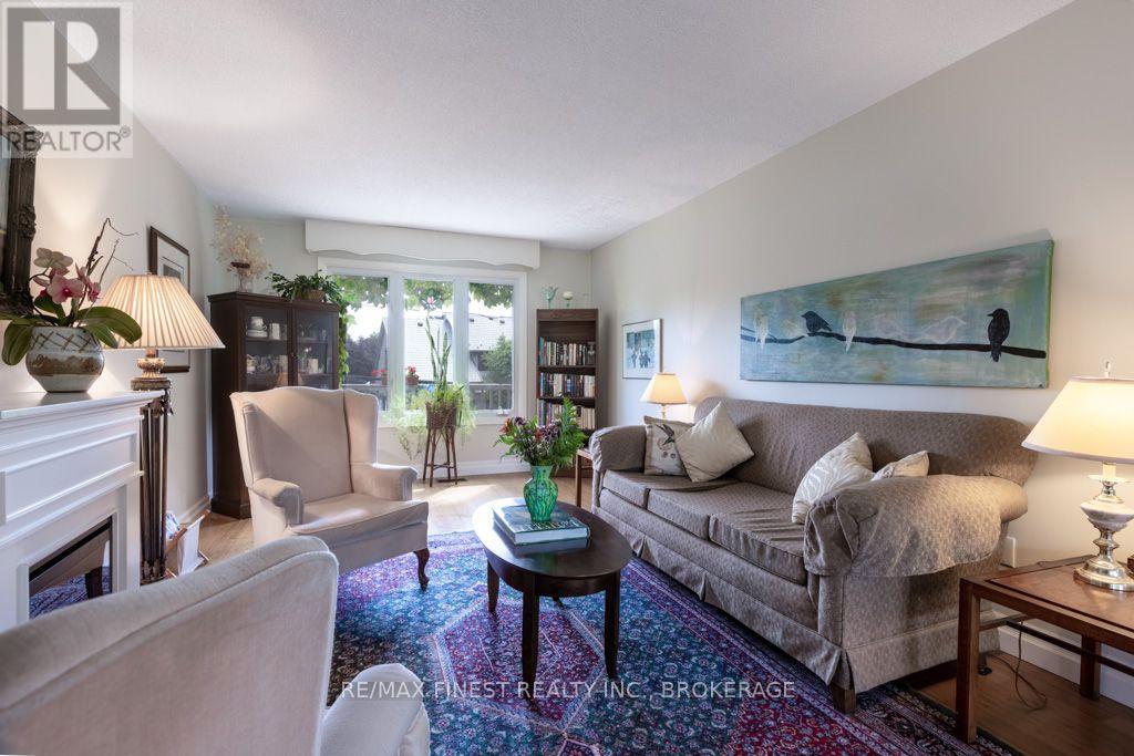 1043 LINCOLN DRIVE - Image 23