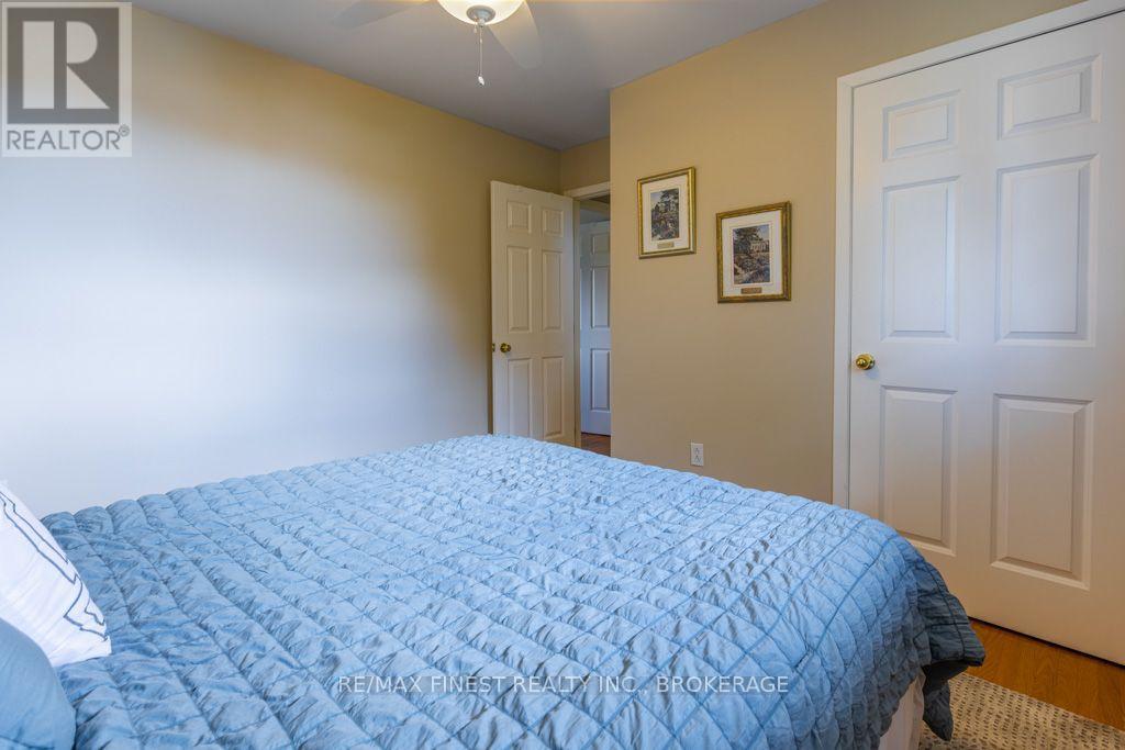 1043 LINCOLN DRIVE - Image 31