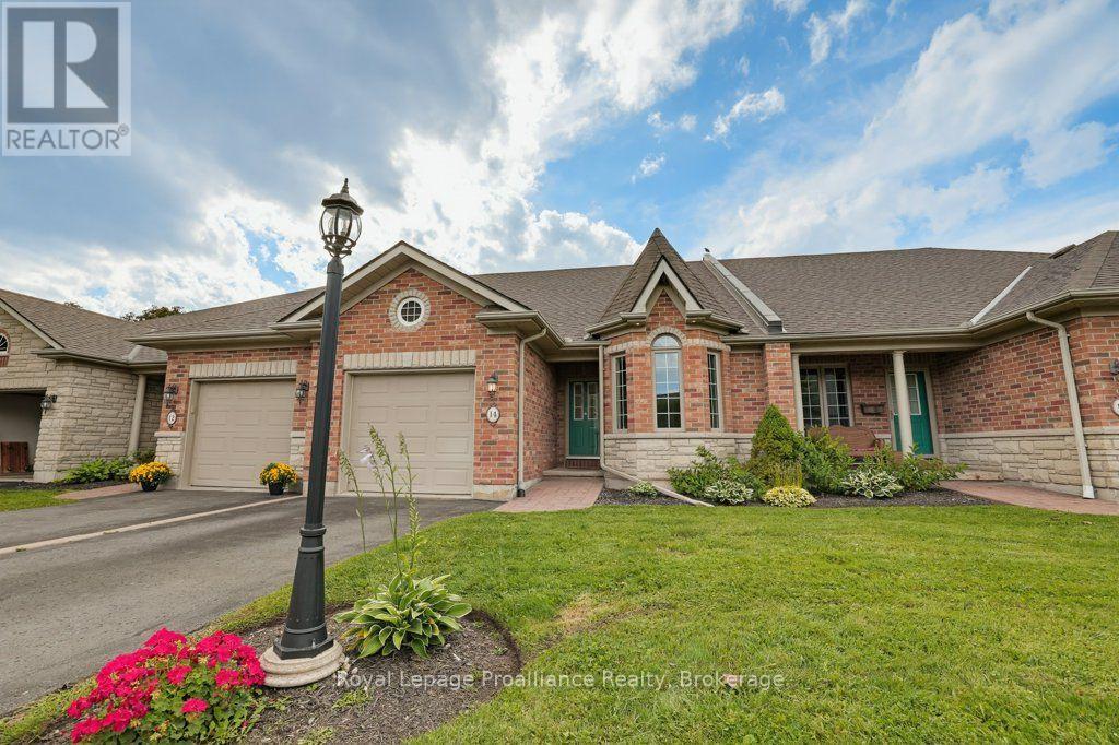 14 - 25 HEARTWOOD DRIVE, Belleville (Belleville Ward) — photo 2