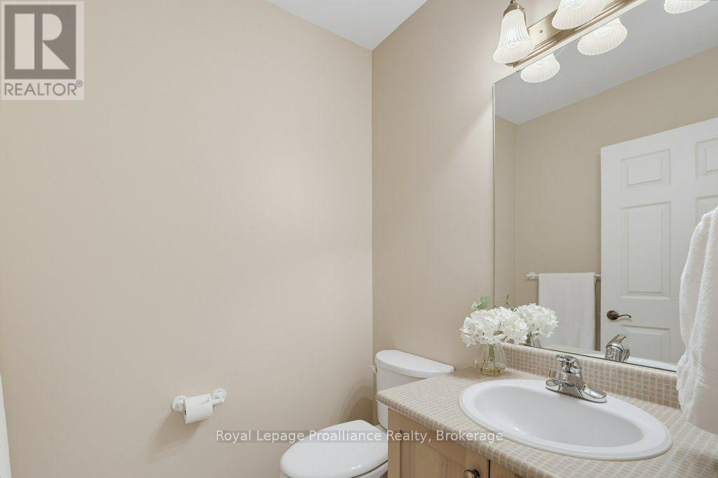 14 - 25 HEARTWOOD DRIVE, Belleville (Belleville Ward) — photo 9