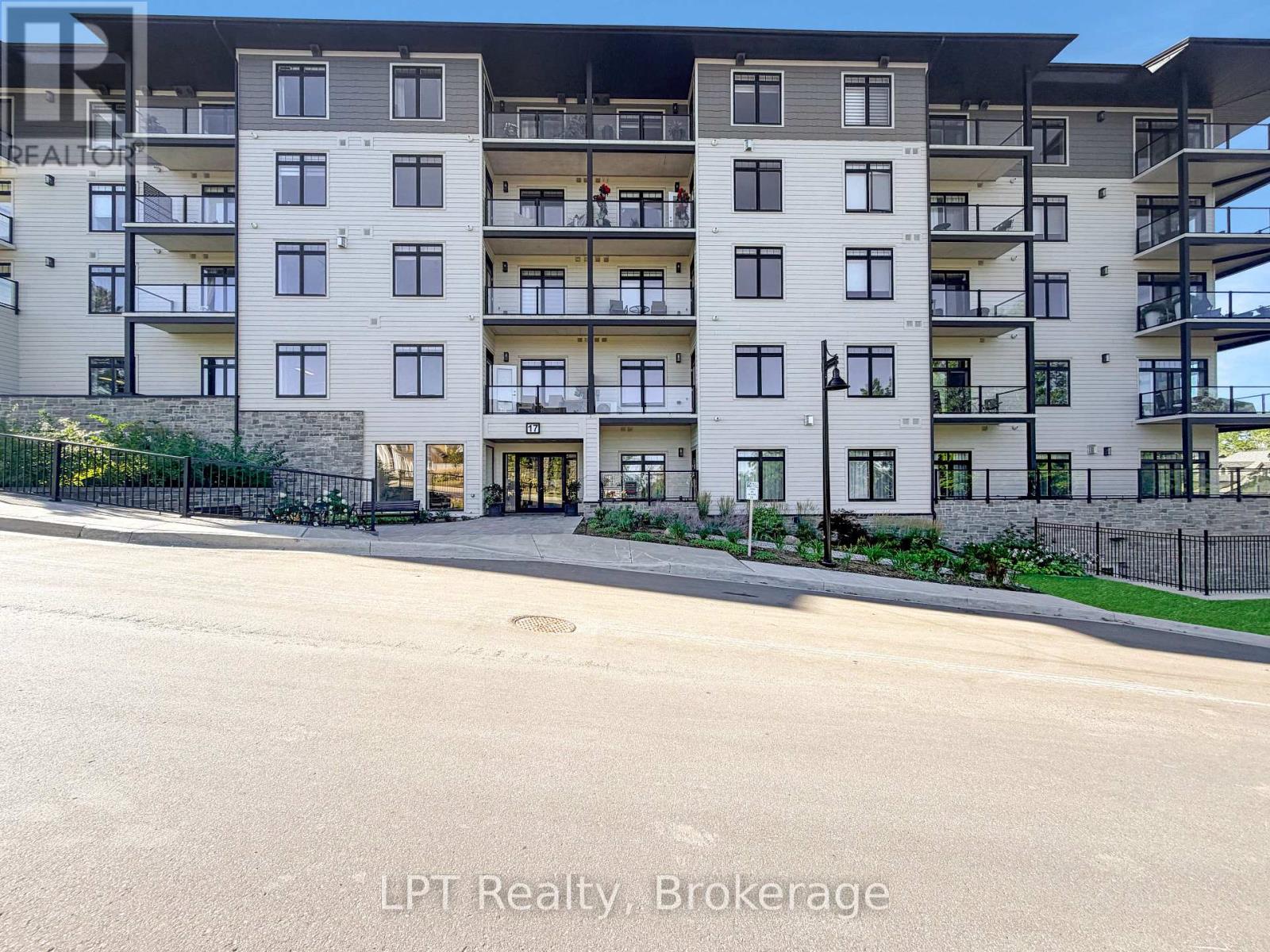 201 - 17 CLEAVE AVENUE, Prince Edward County (Picton)