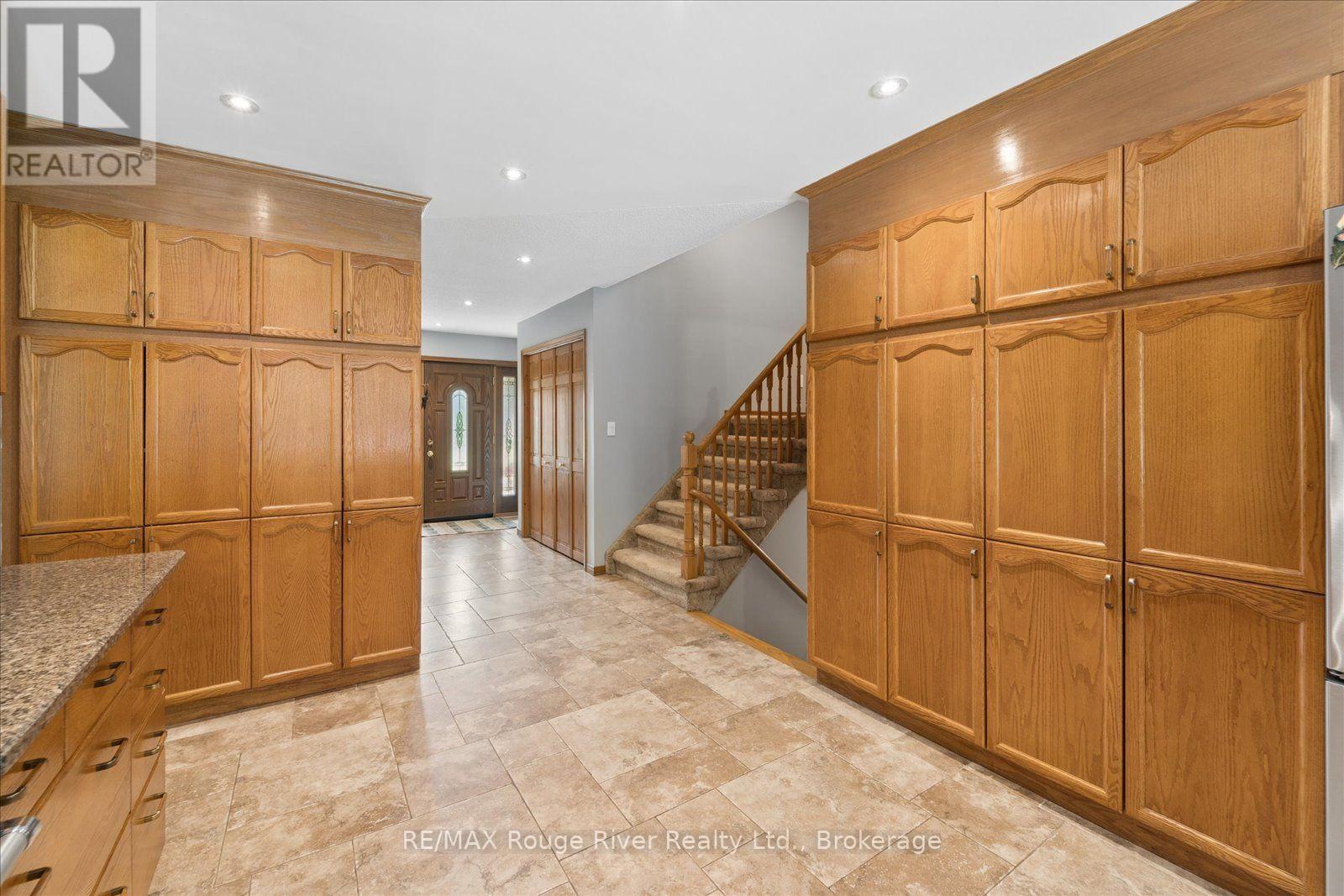 35 ROYAL ESTATE DRIVE - 15