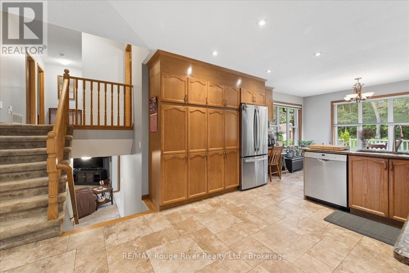 35 ROYAL ESTATE DRIVE - Image 16