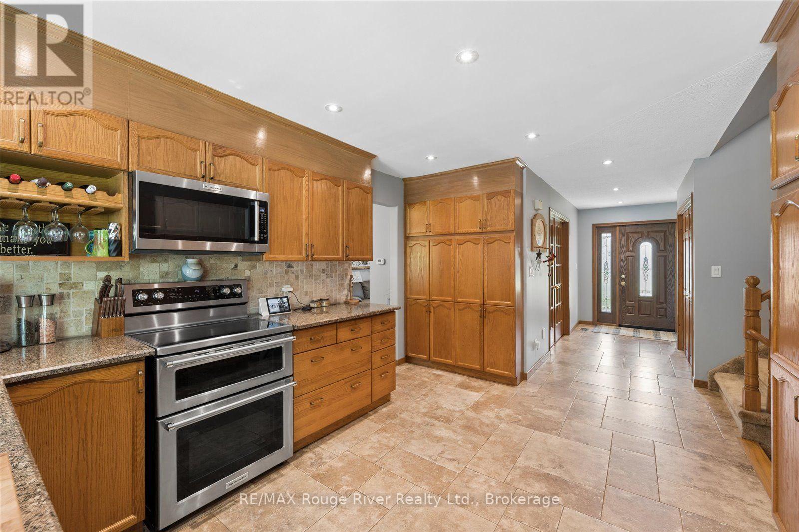 35 ROYAL ESTATE DRIVE - 17