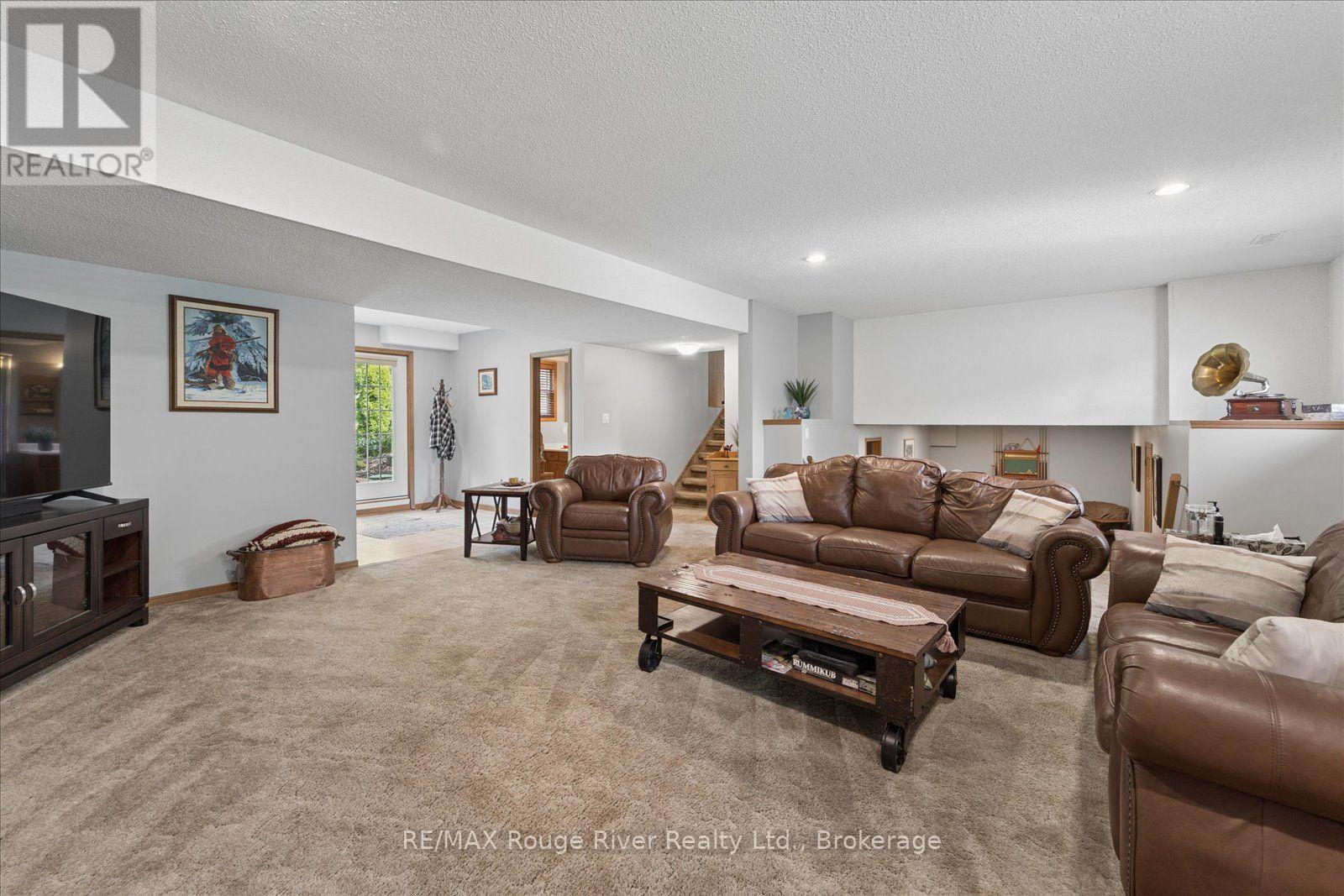 35 ROYAL ESTATE DRIVE - Image 29