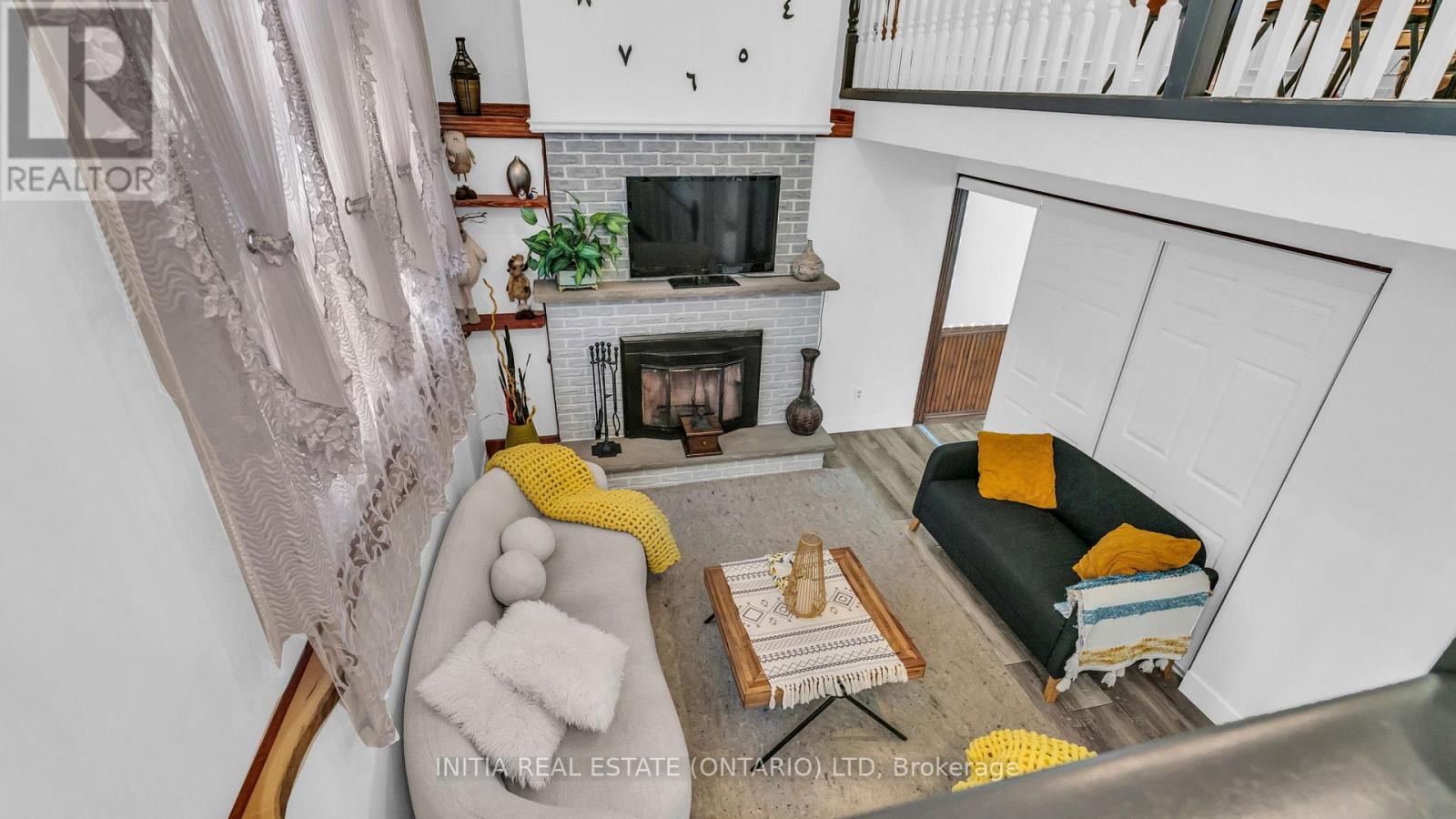 47 ALAYNE CRESCENT - 36