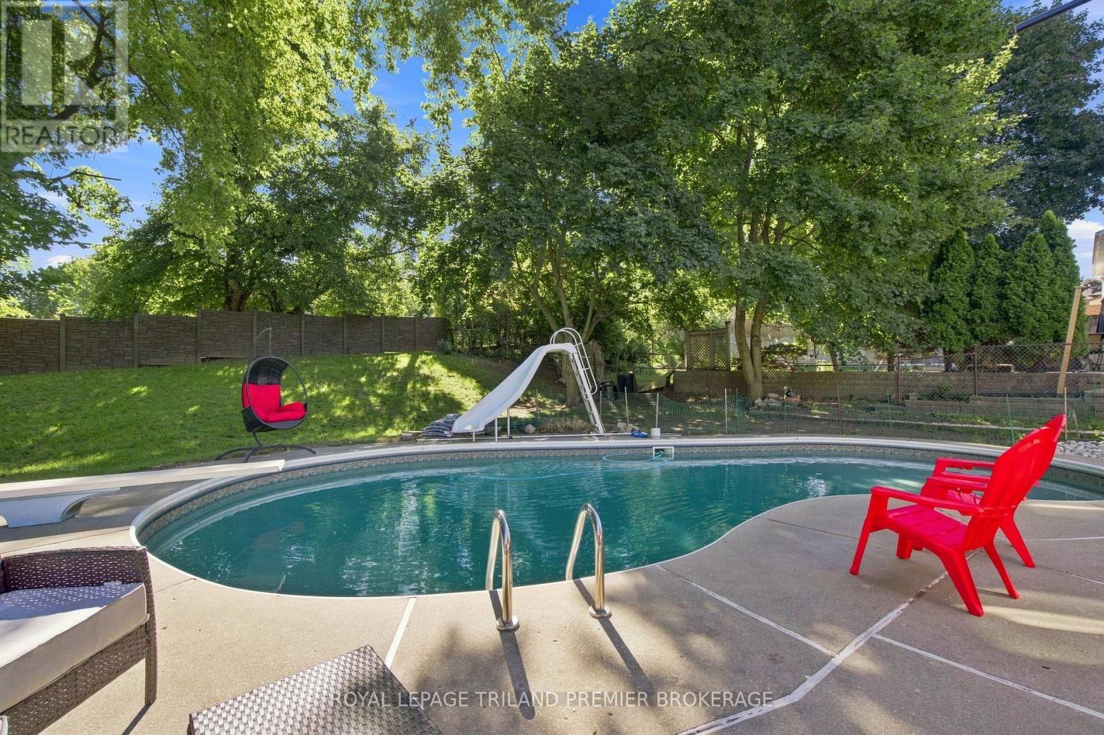 31 FOXCROFT CRESCENT - Image 40