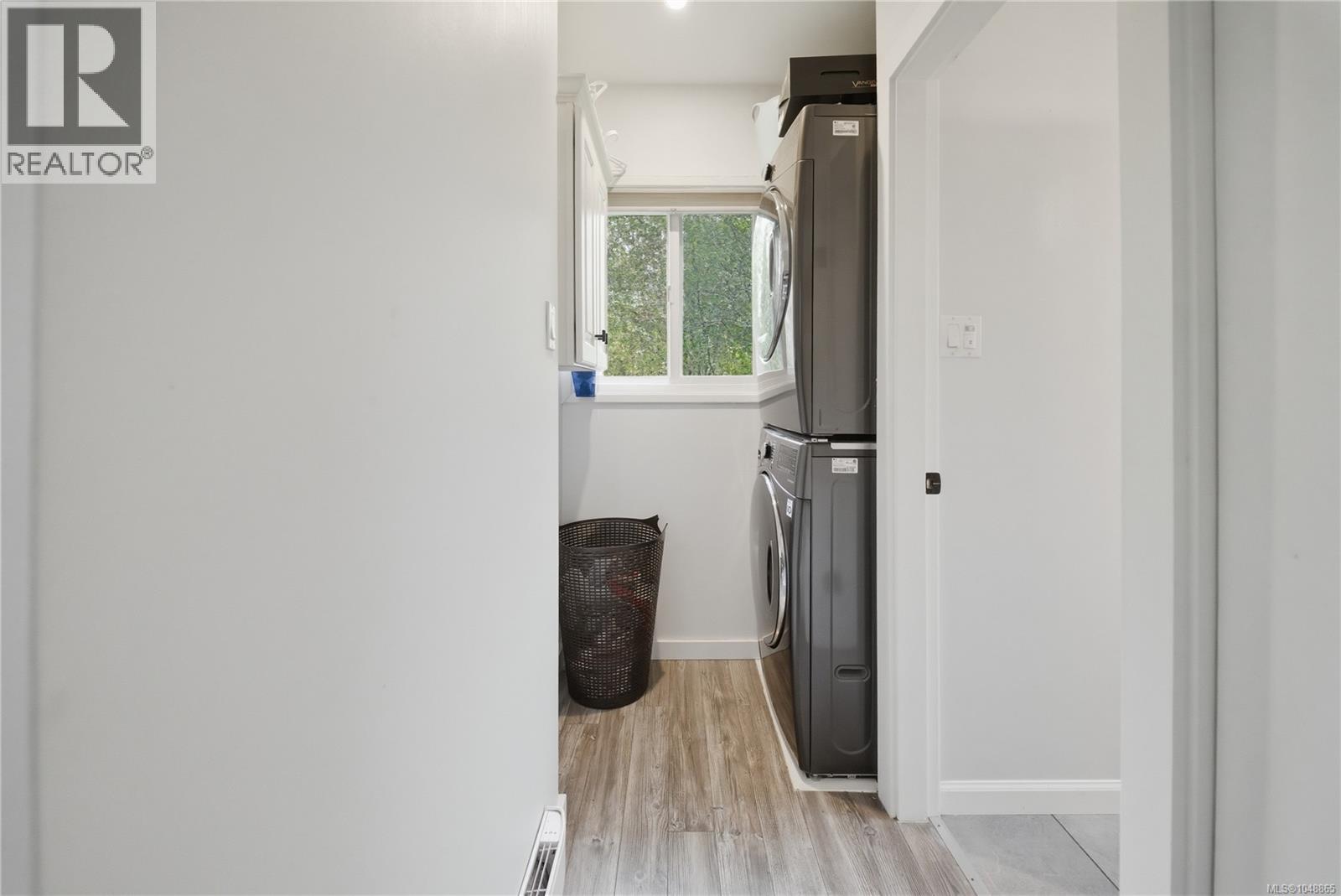 3129 Departure Bay Rd - 20