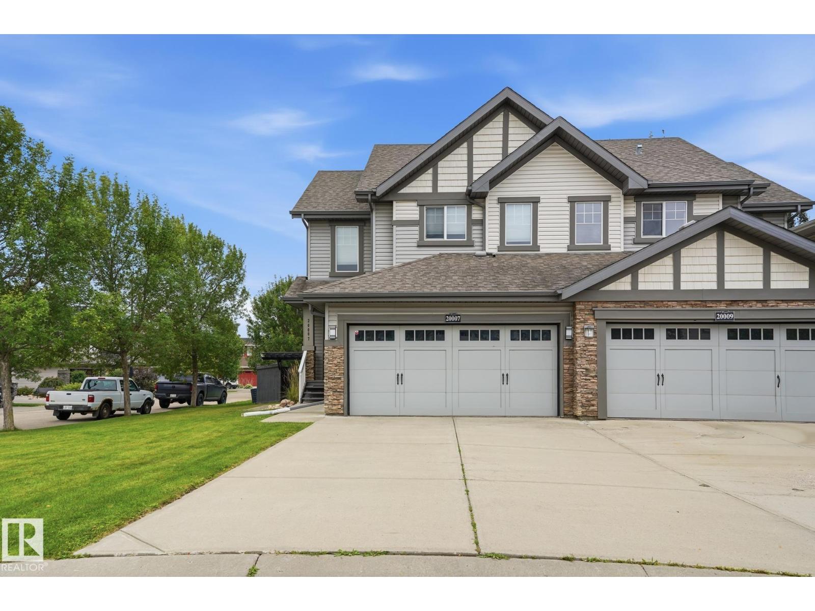 20007 131 AV NW NW, Trumpeter Area, Edmonton photo 1