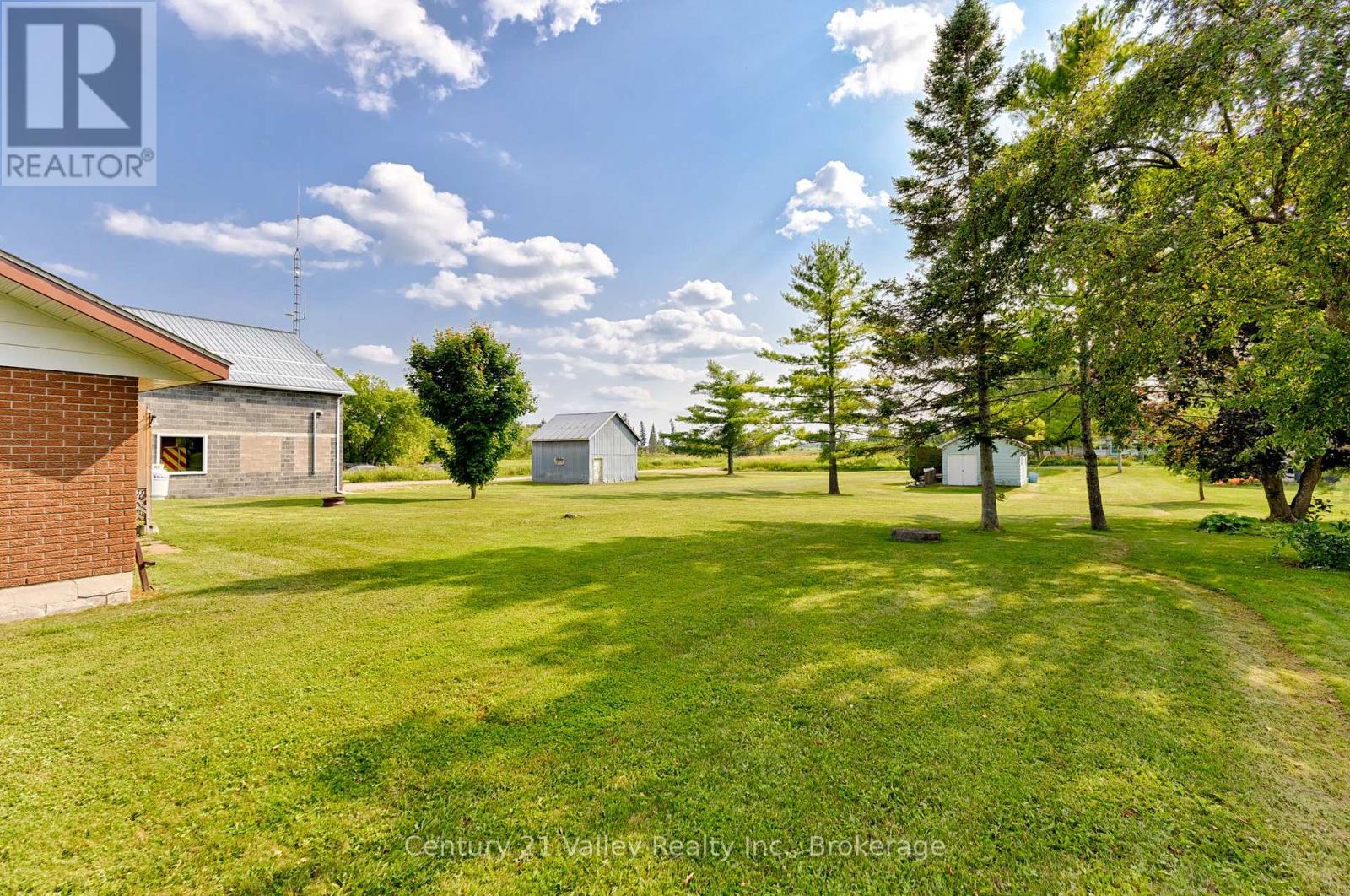 2032 FORESTERS FALLS ROAD - Image 32