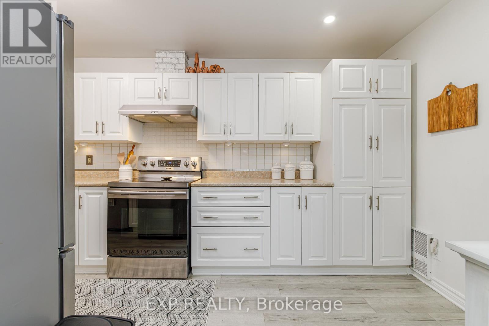 3 Bed, 2 Bath Apartment for Sale in Ottawa – 134 – 3445 UPLANDS DRIVE, Ottawa – MLS# X13754770 - Image 11