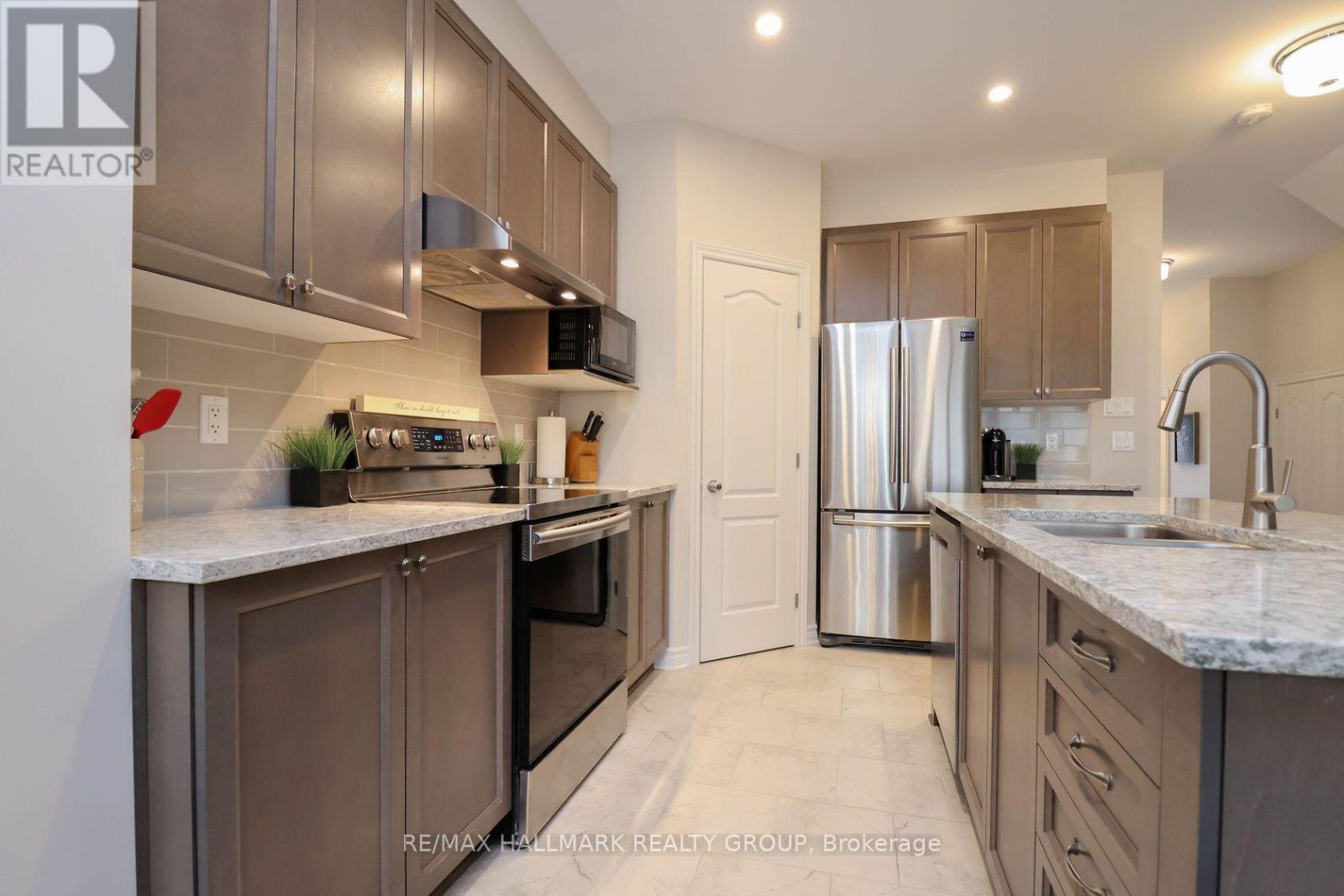 3 Bed, 3 Bath House for Sale in Ottawa – 459 WARMSTONE DRIVE, Ottawa – MLS# X13754828 - Image 10