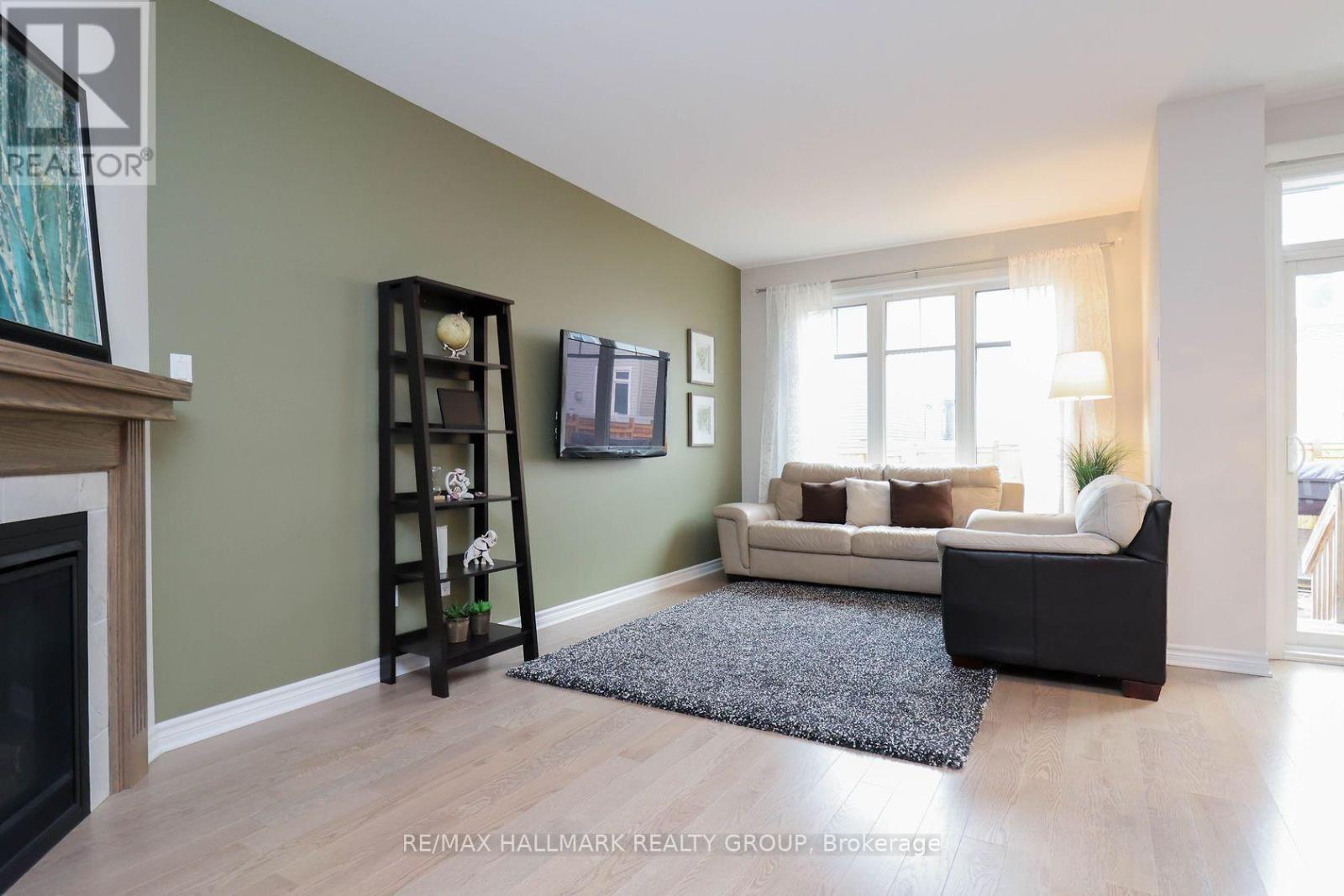 3 Bed, 3 Bath House for Sale in Ottawa – 459 WARMSTONE DRIVE, Ottawa – MLS# X13754828 - Image 15