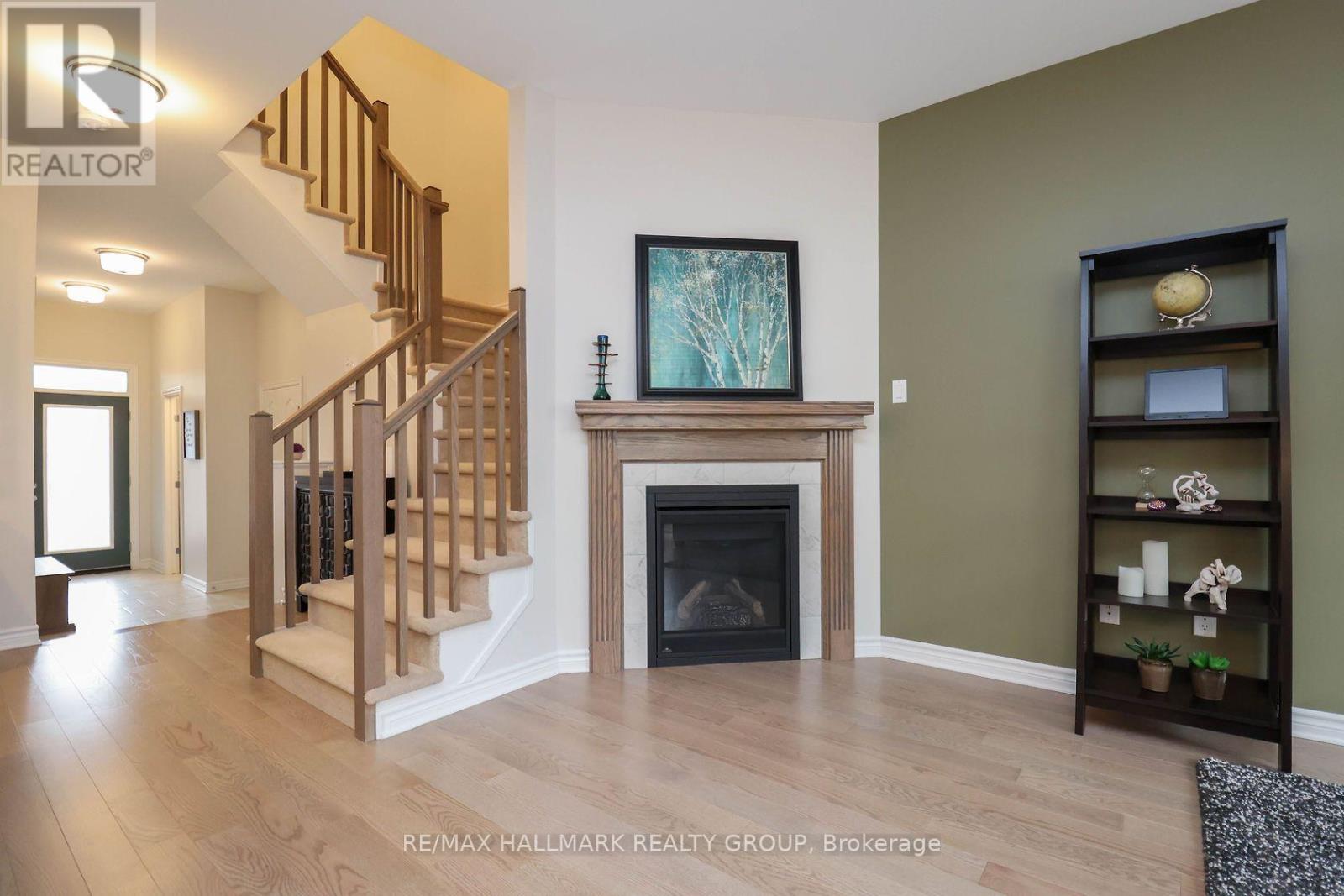 3 Bed, 3 Bath House for Sale in Ottawa – 459 WARMSTONE DRIVE, Ottawa – MLS# X13754828 - Image 22