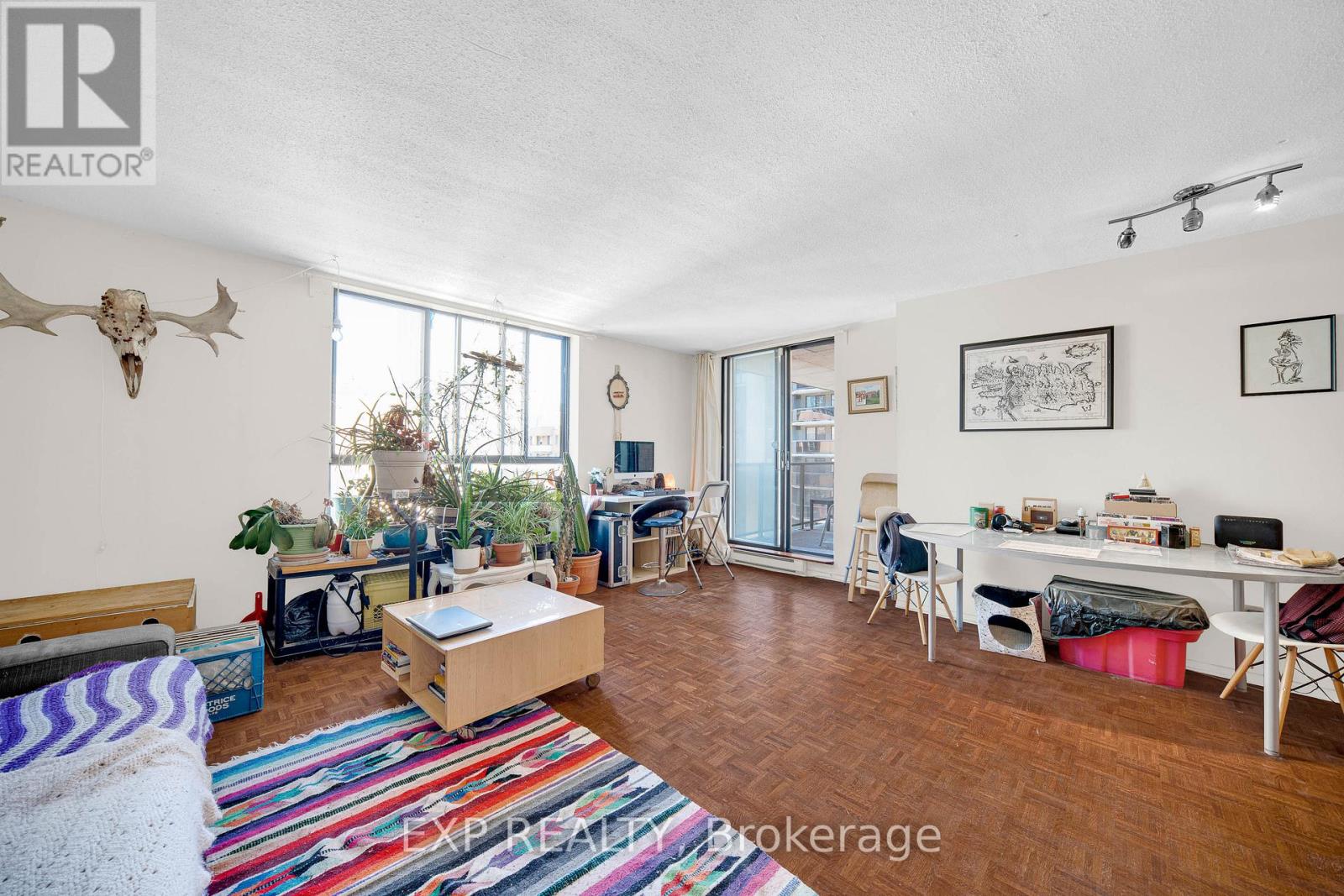 #1002 475 LAURIER AVENUE W - 5