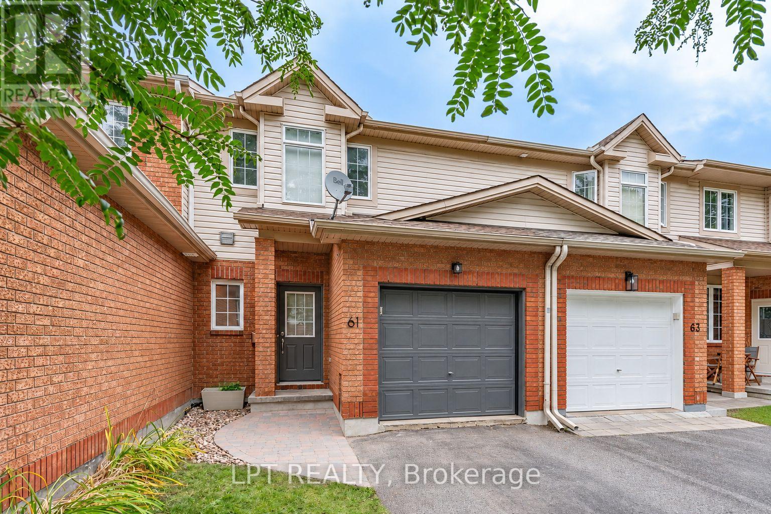 61 TOBERMORY CRESCENT - 1