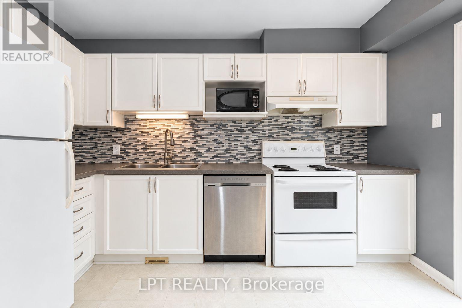 61 TOBERMORY CRESCENT - 14