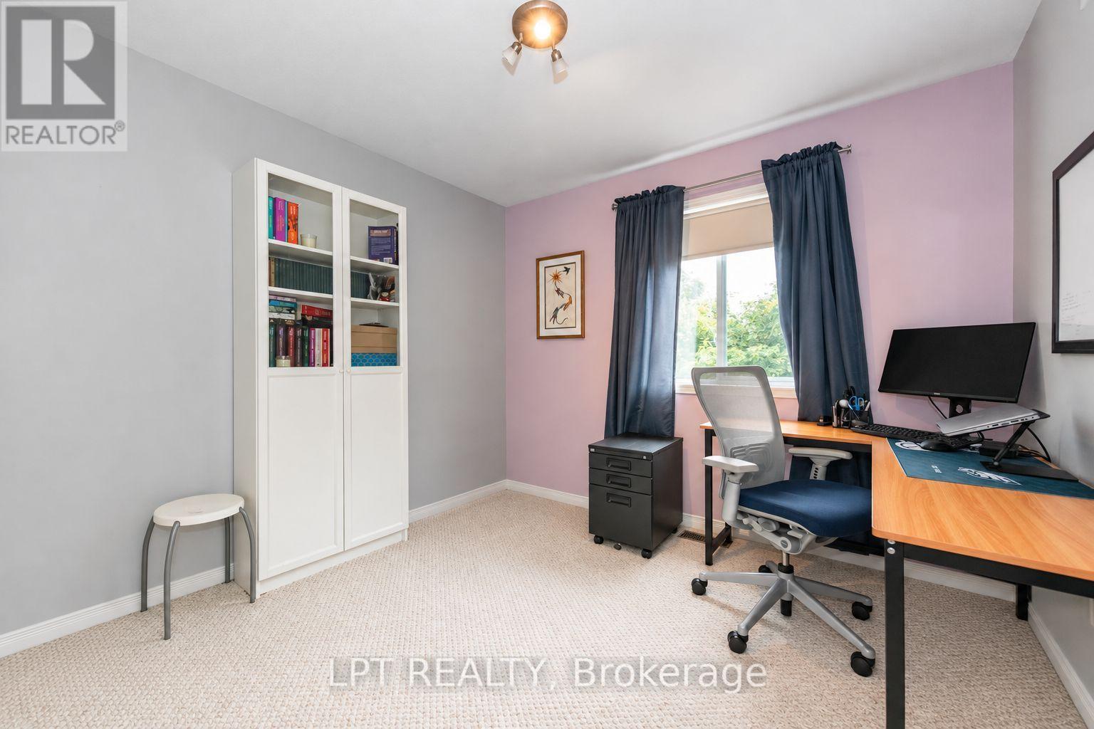 61 TOBERMORY CRESCENT - 18
