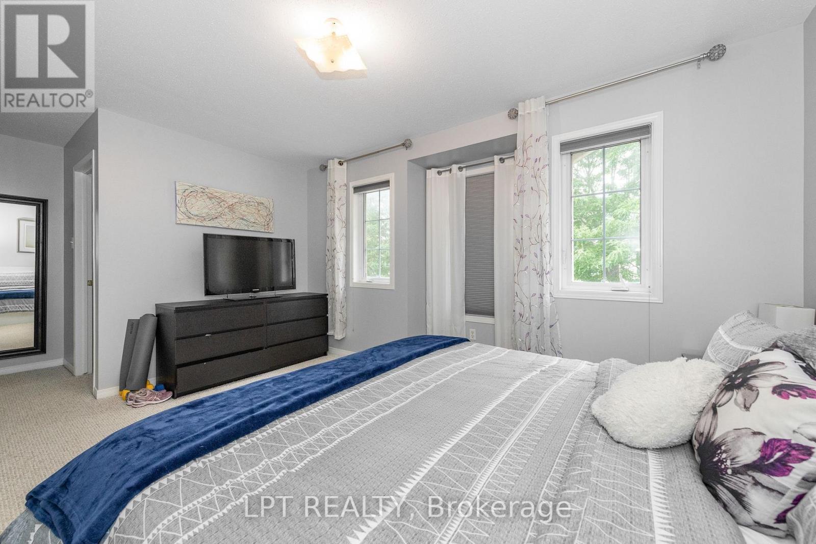 61 TOBERMORY CRESCENT - 25