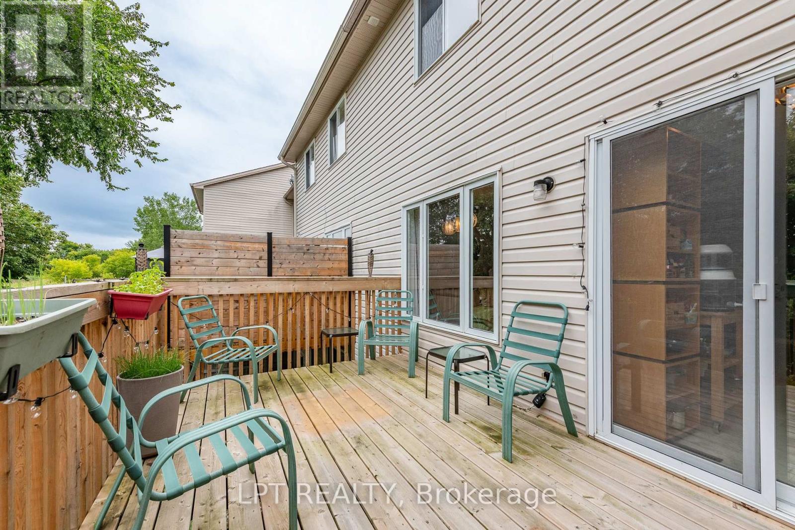 61 TOBERMORY CRESCENT - 29