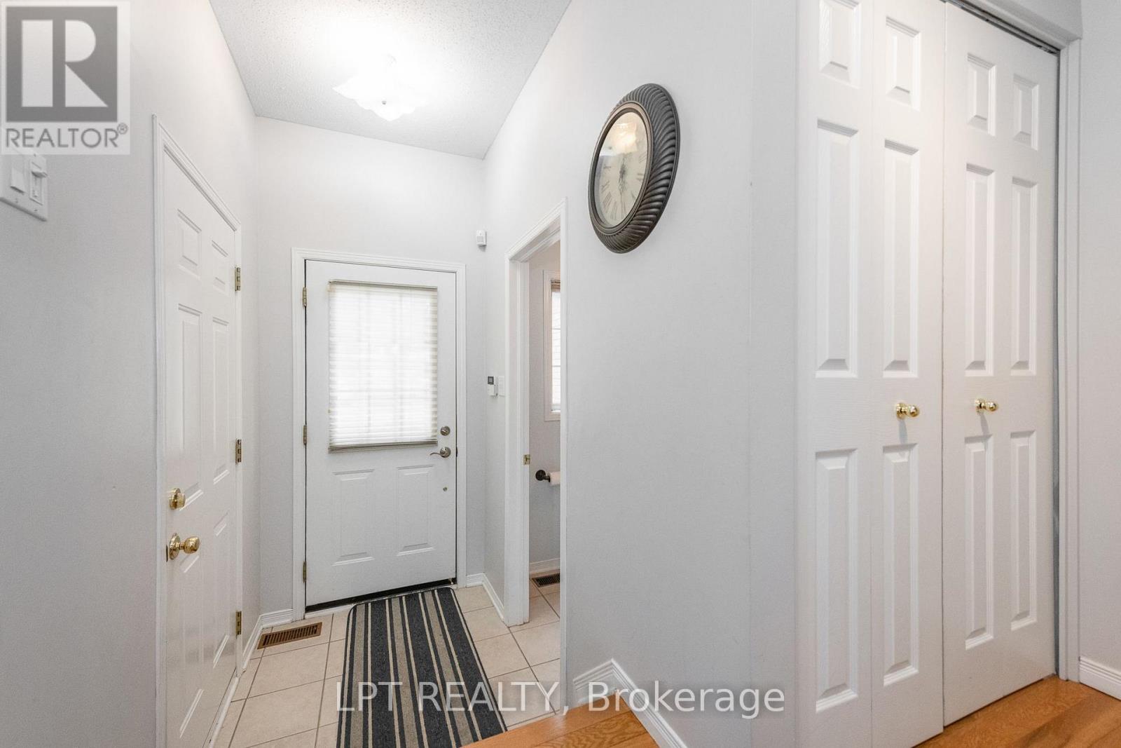 61 TOBERMORY CRESCENT - 4