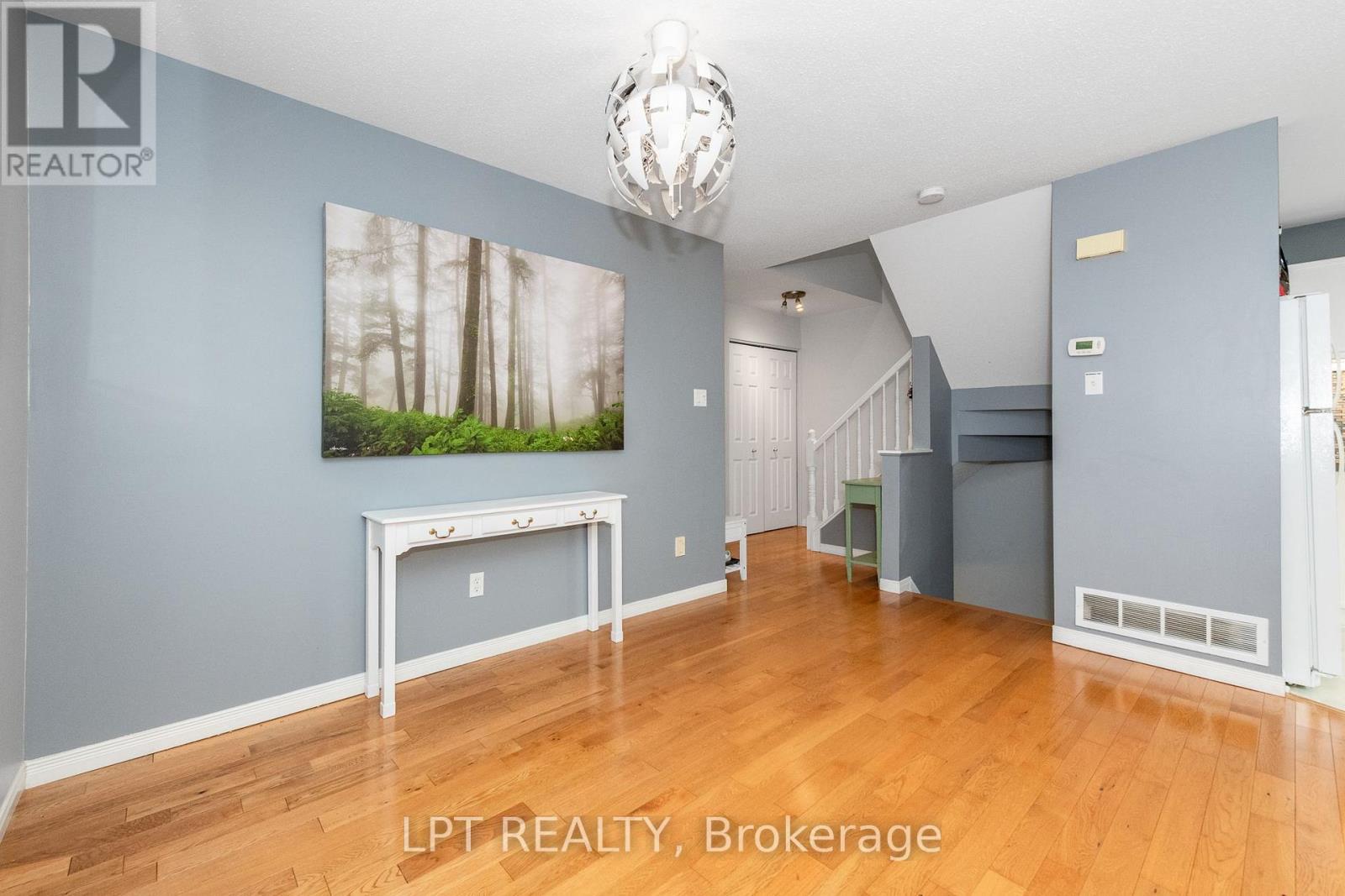 61 TOBERMORY CRESCENT, Ottawa — photo 9