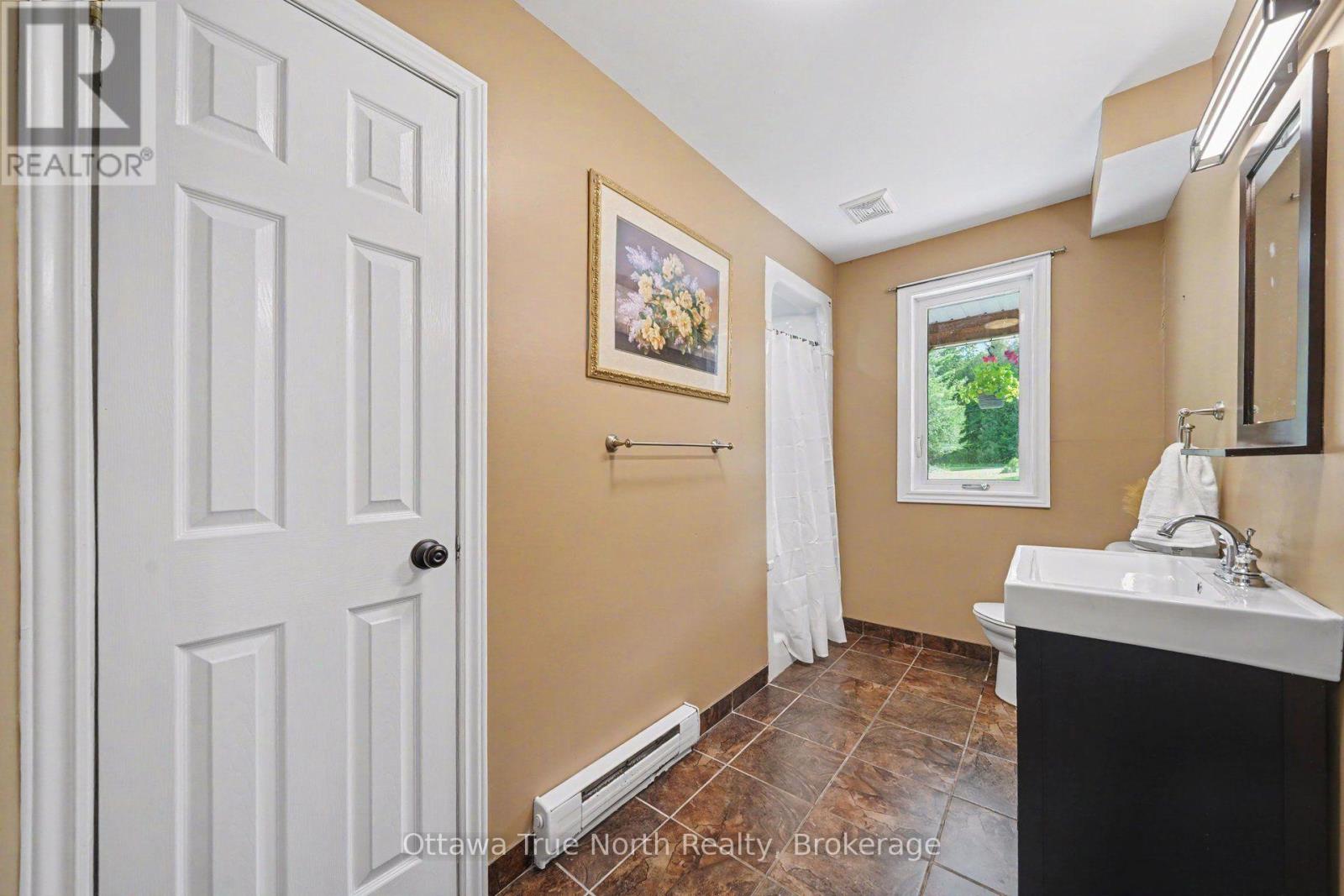 464 DALHOUSIE 1A CONCESSION - 10