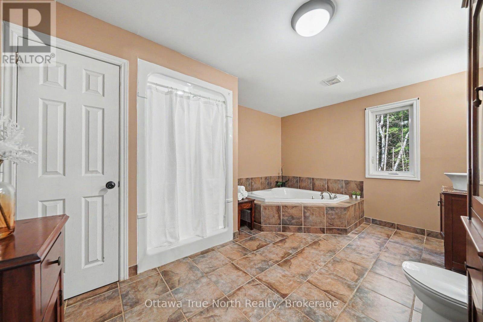 464 DALHOUSIE 1A CONCESSION - 12