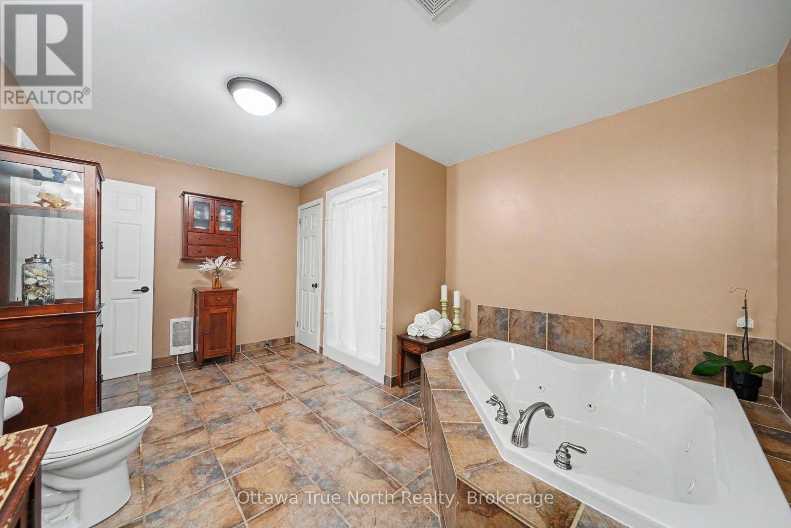 464 DALHOUSIE 1A CONCESSION - 13