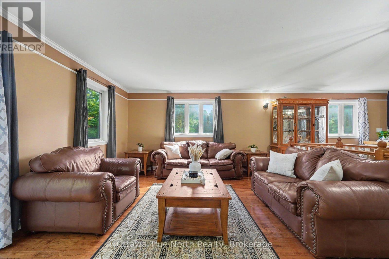 464 DALHOUSIE 1A CONCESSION - 14