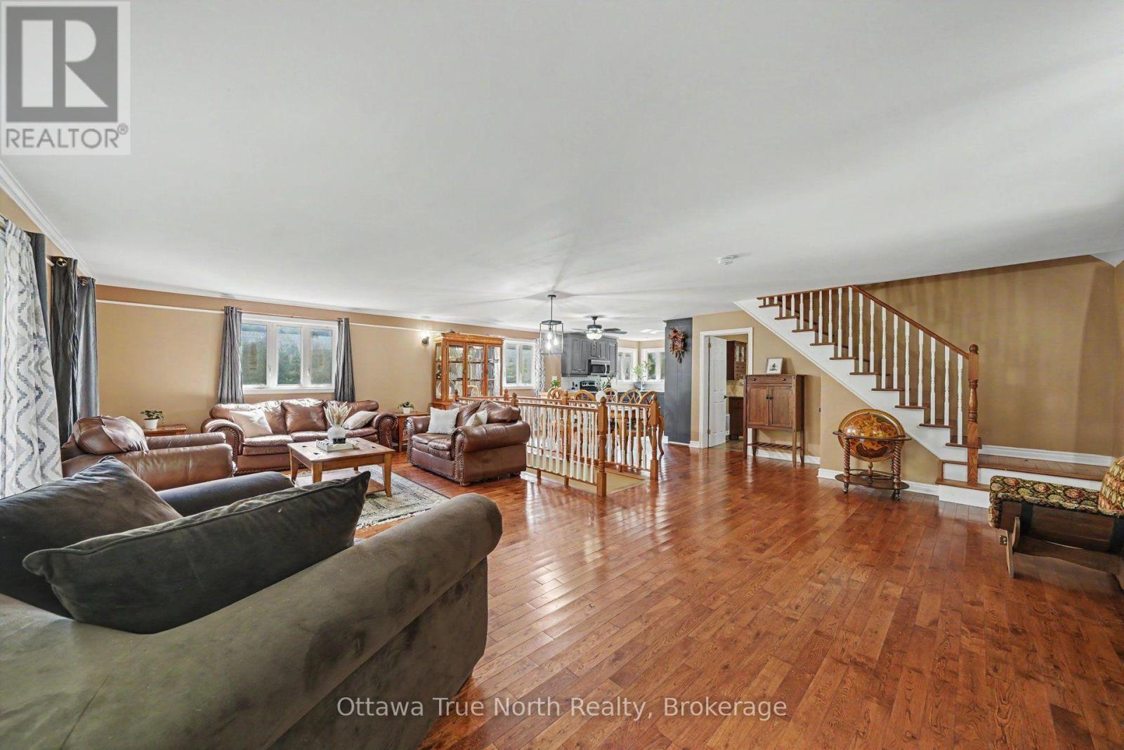 464 DALHOUSIE 1A CONCESSION - 16