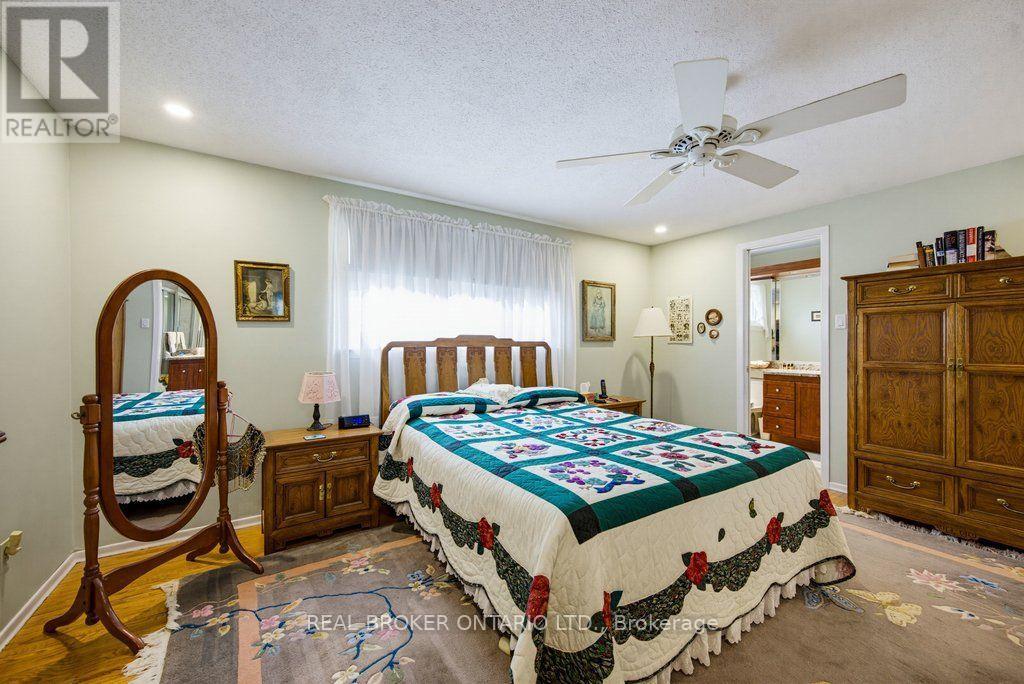 4 Bed, 3 Bath House for Sale in Ottawa – 22 WOODHILL CRESCENT, Ottawa – MLS# X13754996 - Image 14