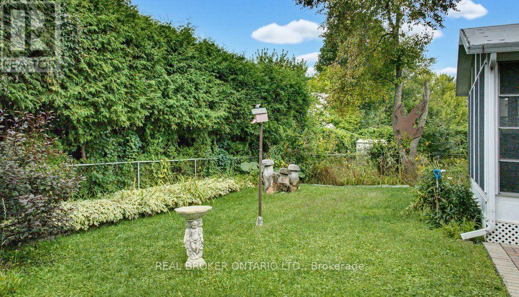 4 Bed, 3 Bath House for Sale in Ottawa – 22 WOODHILL CRESCENT, Ottawa – MLS# X13754996 - Image 25