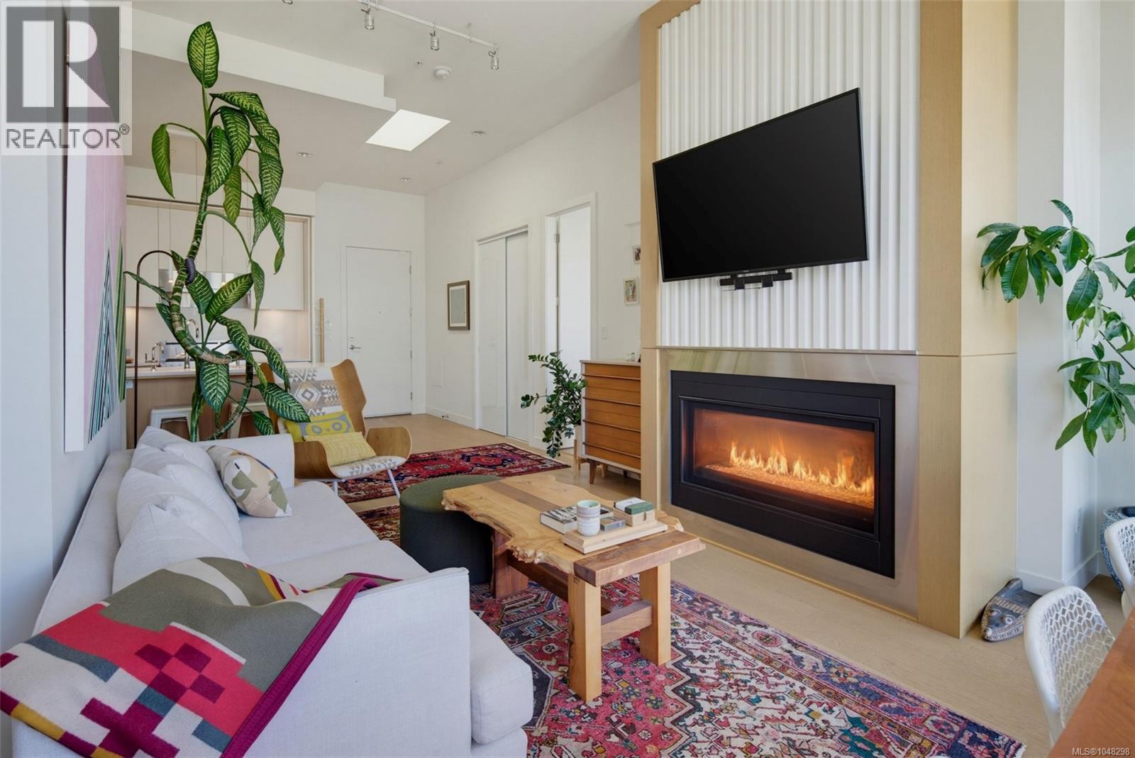 #PH5 1033 Cook St - 14