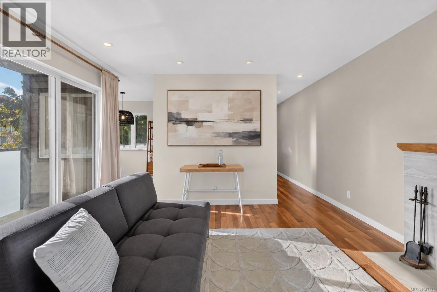 #303 1619 Morrison St - 2