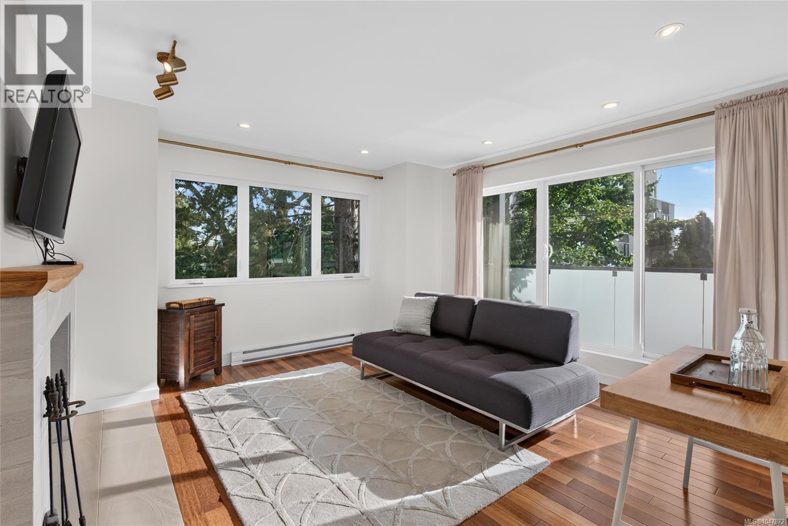 #303 1619 Morrison St - 3
