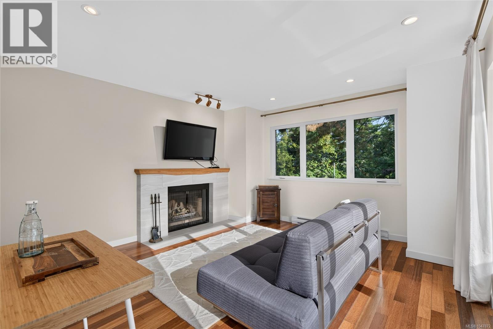 #303 1619 Morrison St - 4