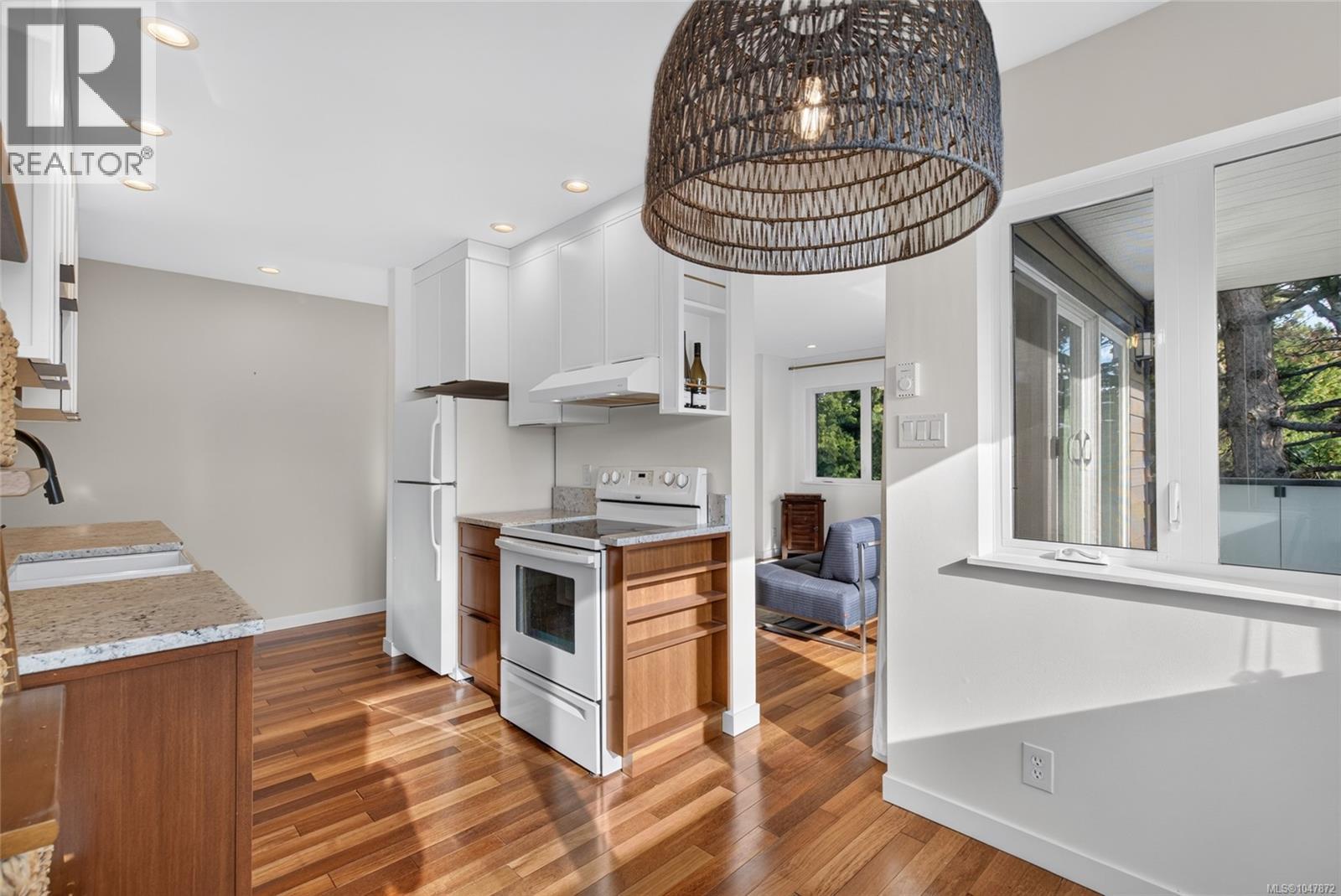 #303 1619 Morrison St - 9