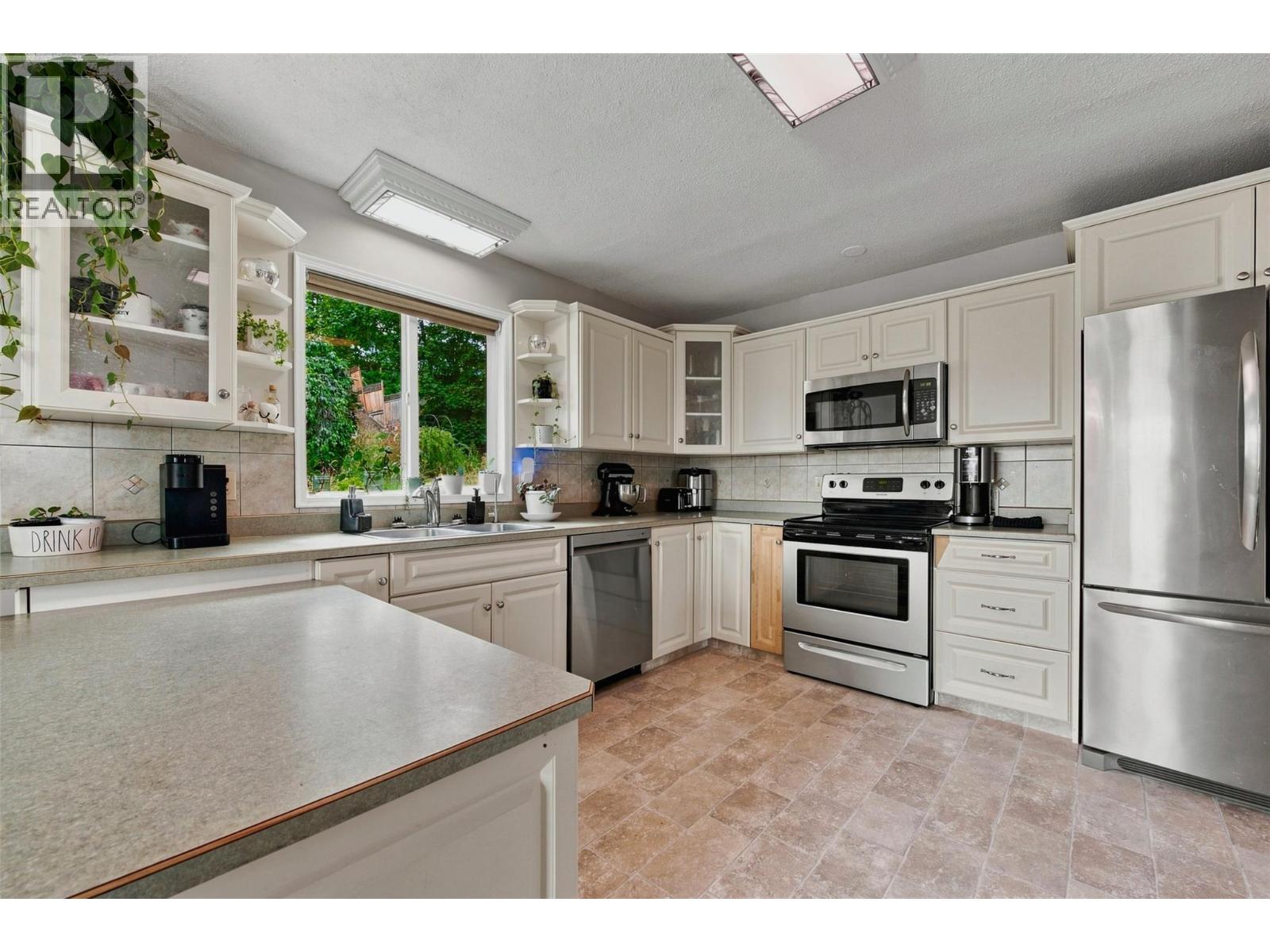 6875 Herry Road, Vernon