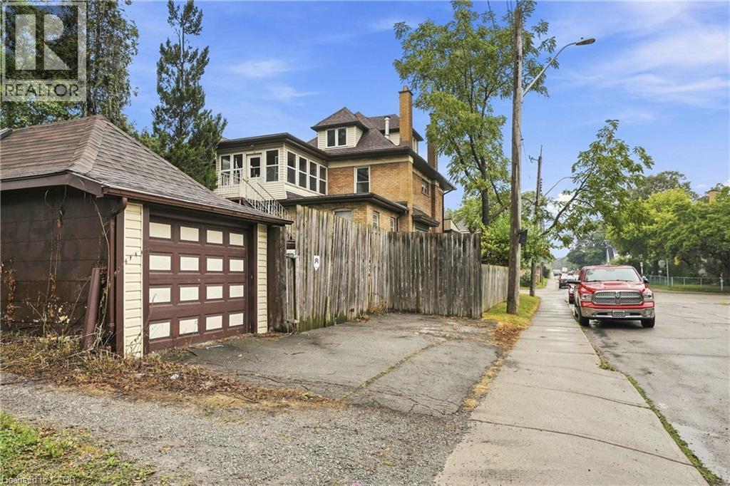 52 KENSINGTON Avenue N - Image 36