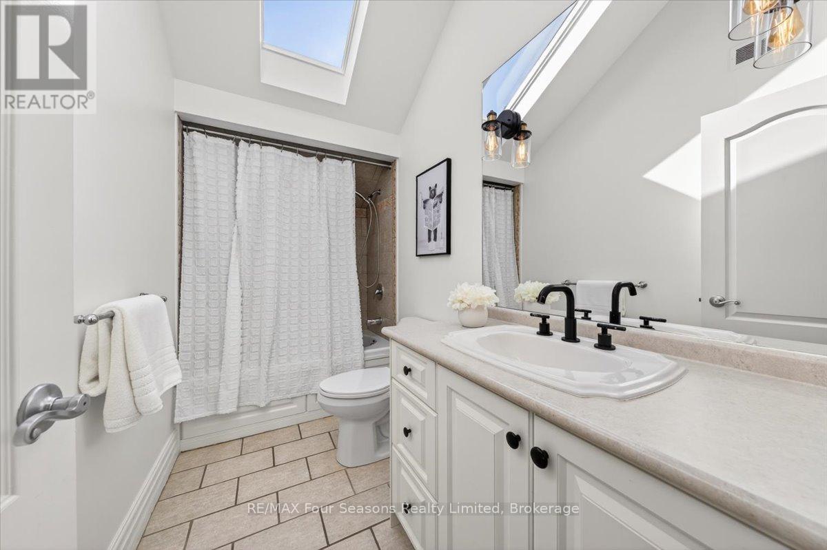 98 HURON STREET - Image 22