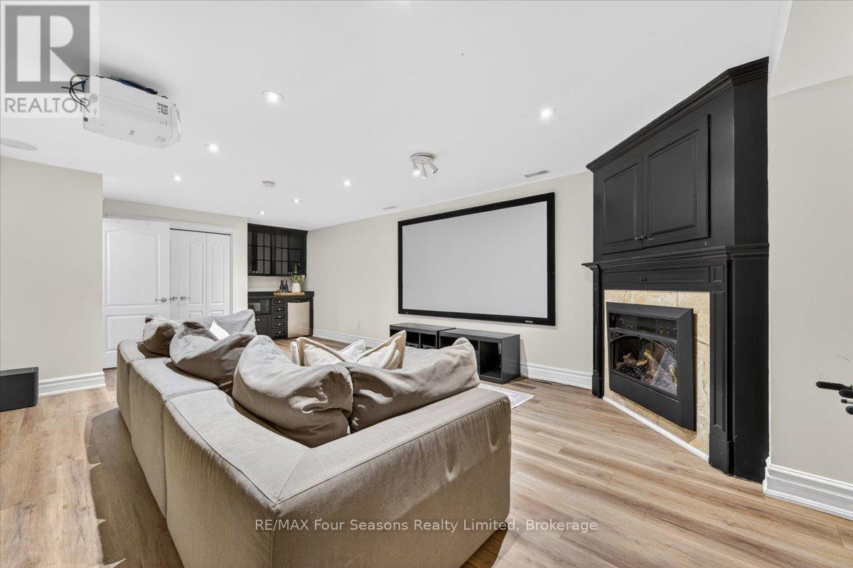 98 HURON STREET - Image 23
