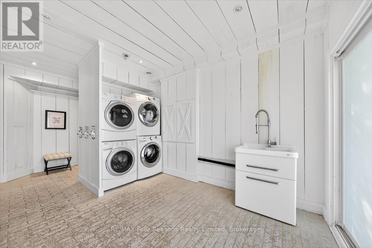98 HURON STREET - Image 43