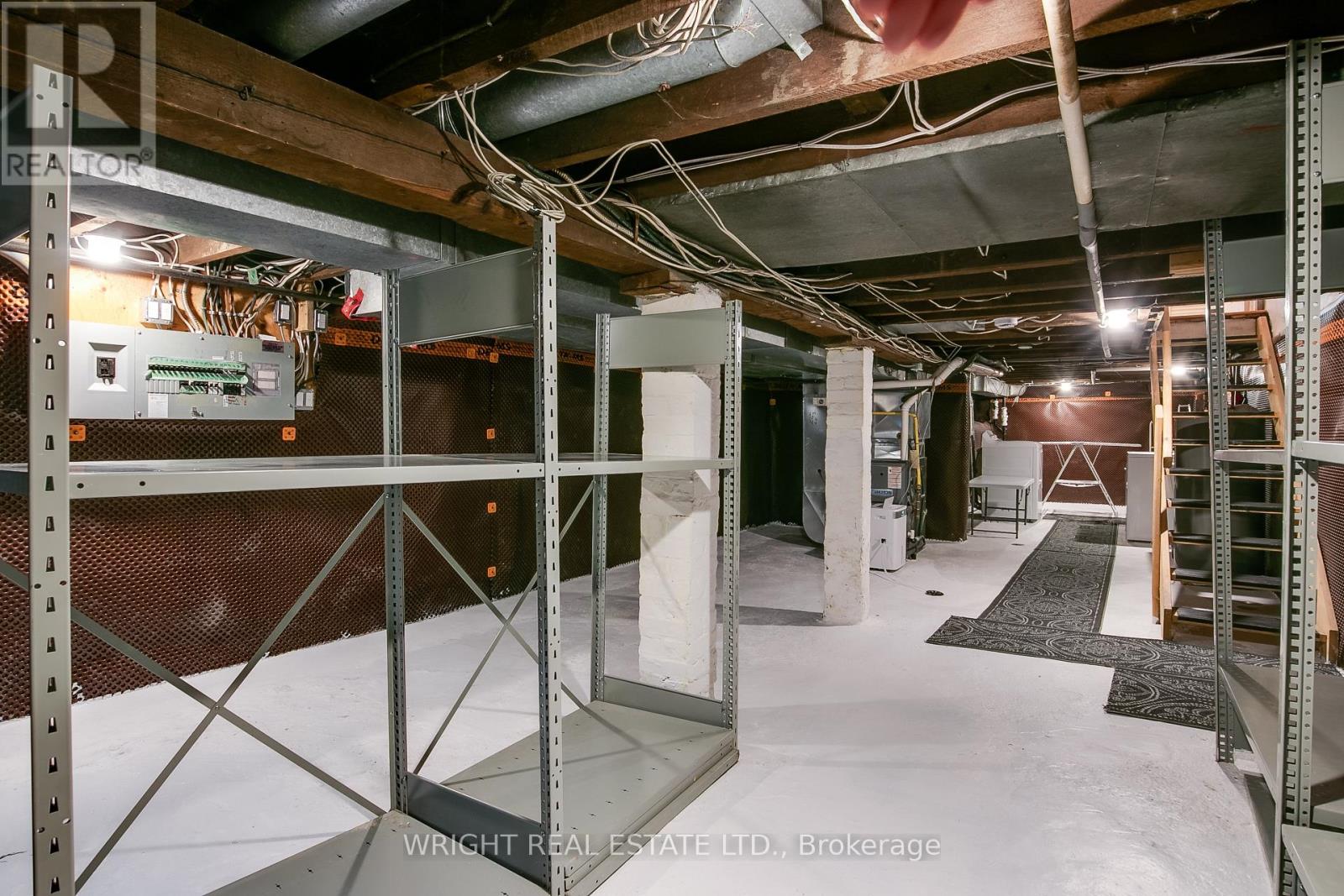 276 ROBERT STREET - 28